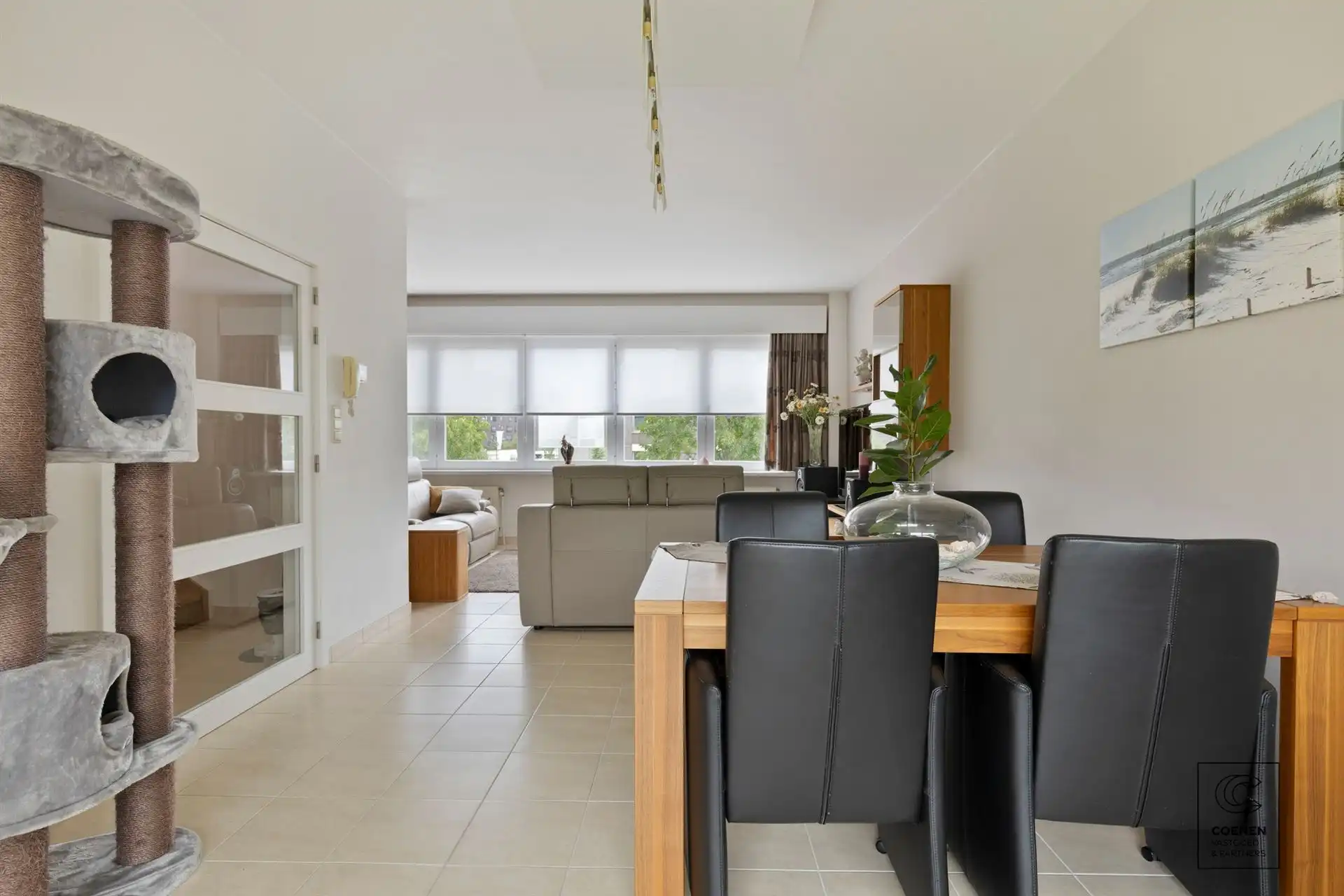 Instapklare bel-étage van 180 m² met 3 slpk's te Ekeren! foto 3