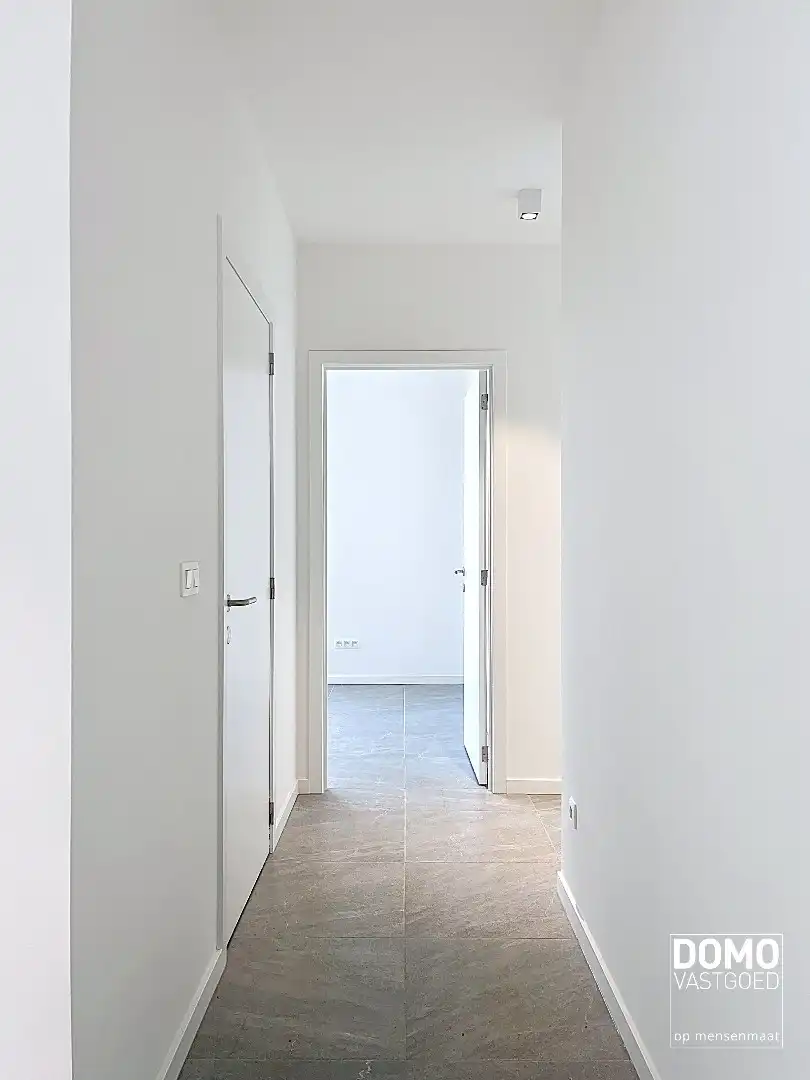 PRACHTIG APPARTEMENT MET ZONNIG TERRAS, 2 SLAAPKAMERS EN GARAGEBOX TE HUUR IN HET CENTRUM VAN HASSELT foto 16