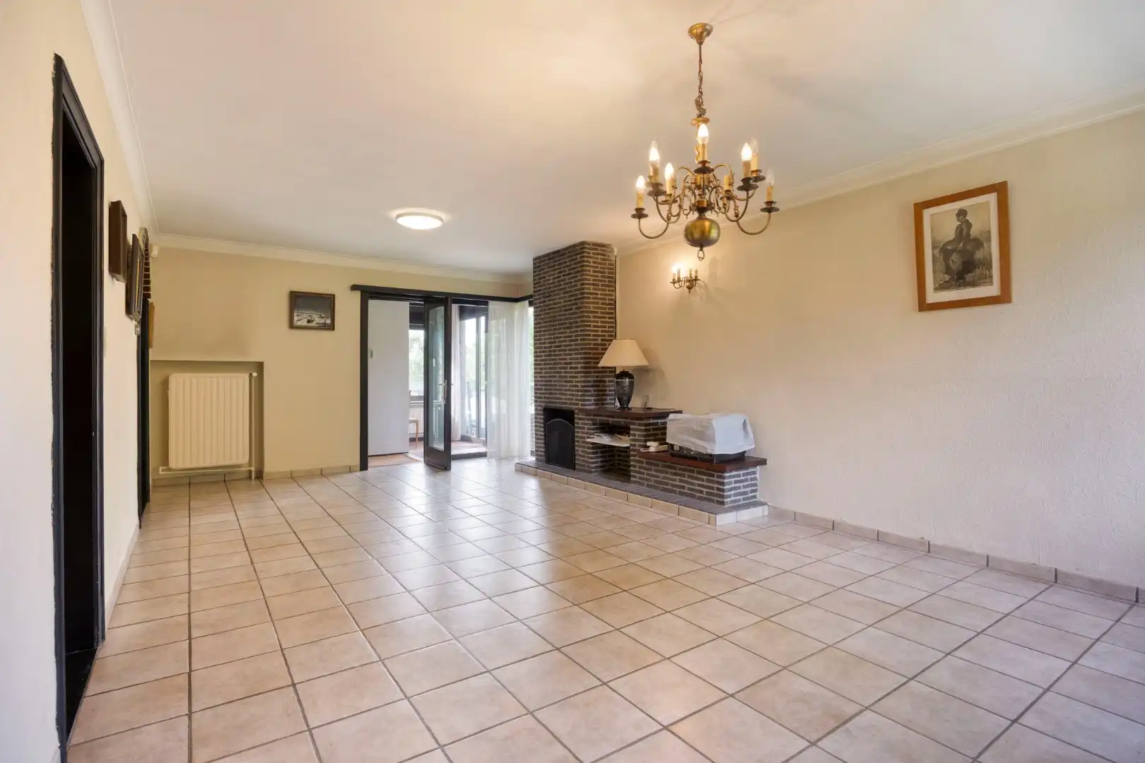 Gelijkvloerse woning met 3 slpks op een uniek perceel van 2.164 m² nabij de Markt !  foto 5