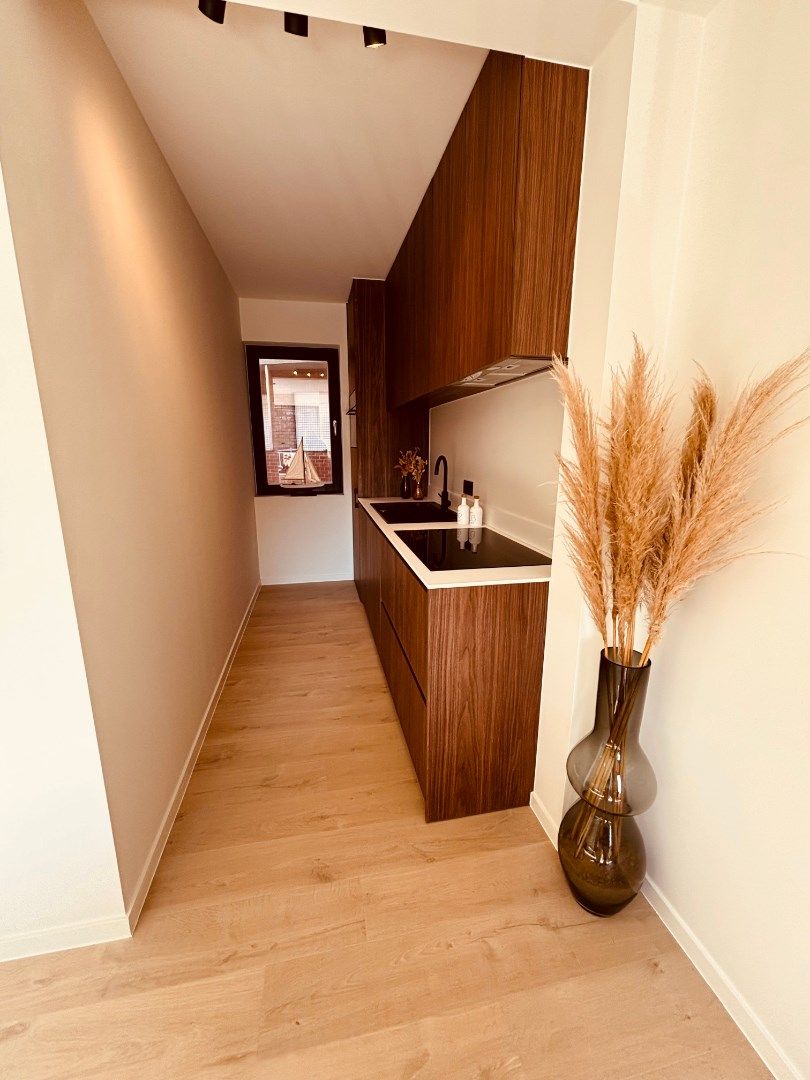 GERENOVEERD GEMEUBELD APPARTEMENT met lateraal zeezicht  Koksijde  foto 4