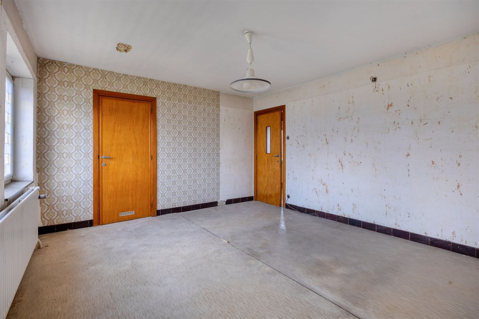 TE KOOP: Te renoveren woning met centrale ligging te Paal!  foto 12