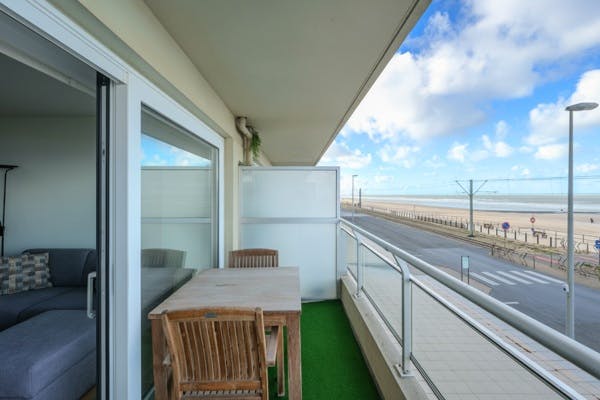 Prachtig éénslaapkamer appartement te koop op de Zeedijk te Middelkerke! foto 3