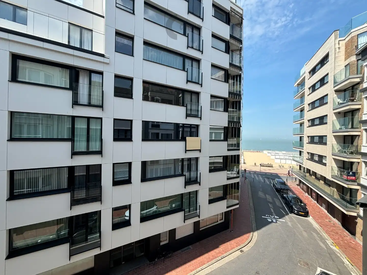 Gerenoveerd 3-slaapkamerappartement met zijdelings zeezicht in Knokke foto 2