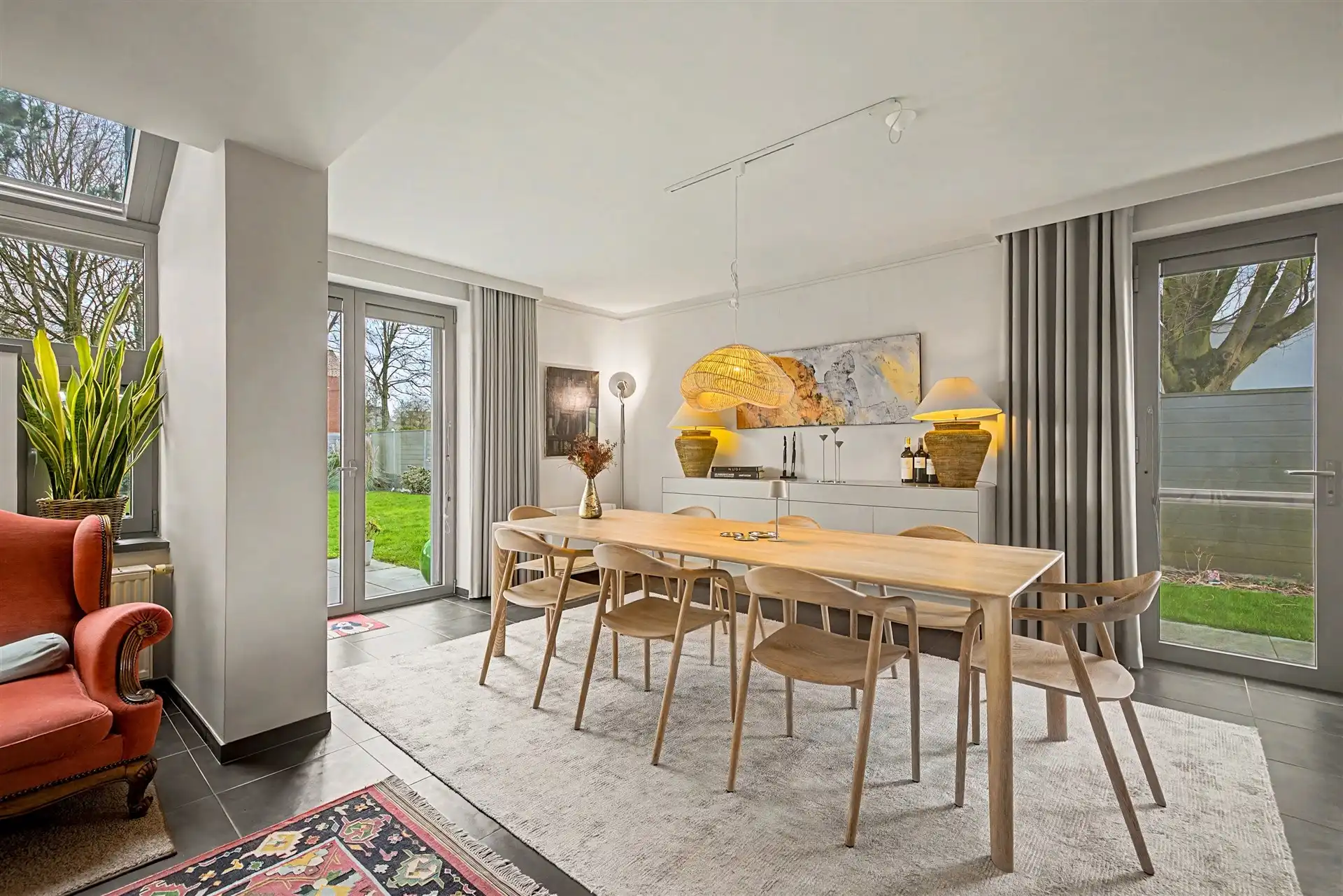 Stijlvolle gezinswoning met 3 slaapkamers en thuiskantoor (926m²) foto 8