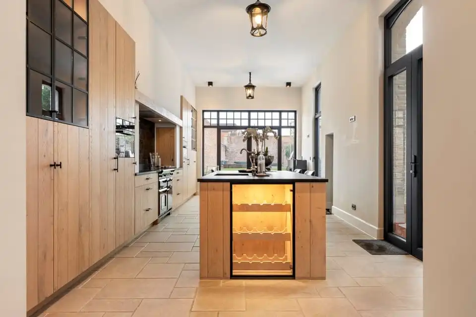 EXCLUSIEF HERENHUIS MET LUXUEUZE AFWERKING IN HET HART VAN SINT-TRUIDEN foto 10