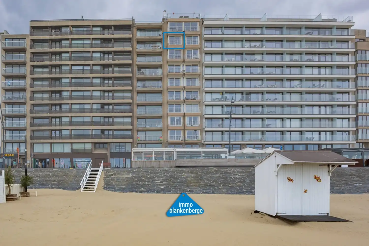 1 slaapkamerappartement met frontaal zeezicht op de zeedijk van Blankenberge foto {{pictureIndex}}
