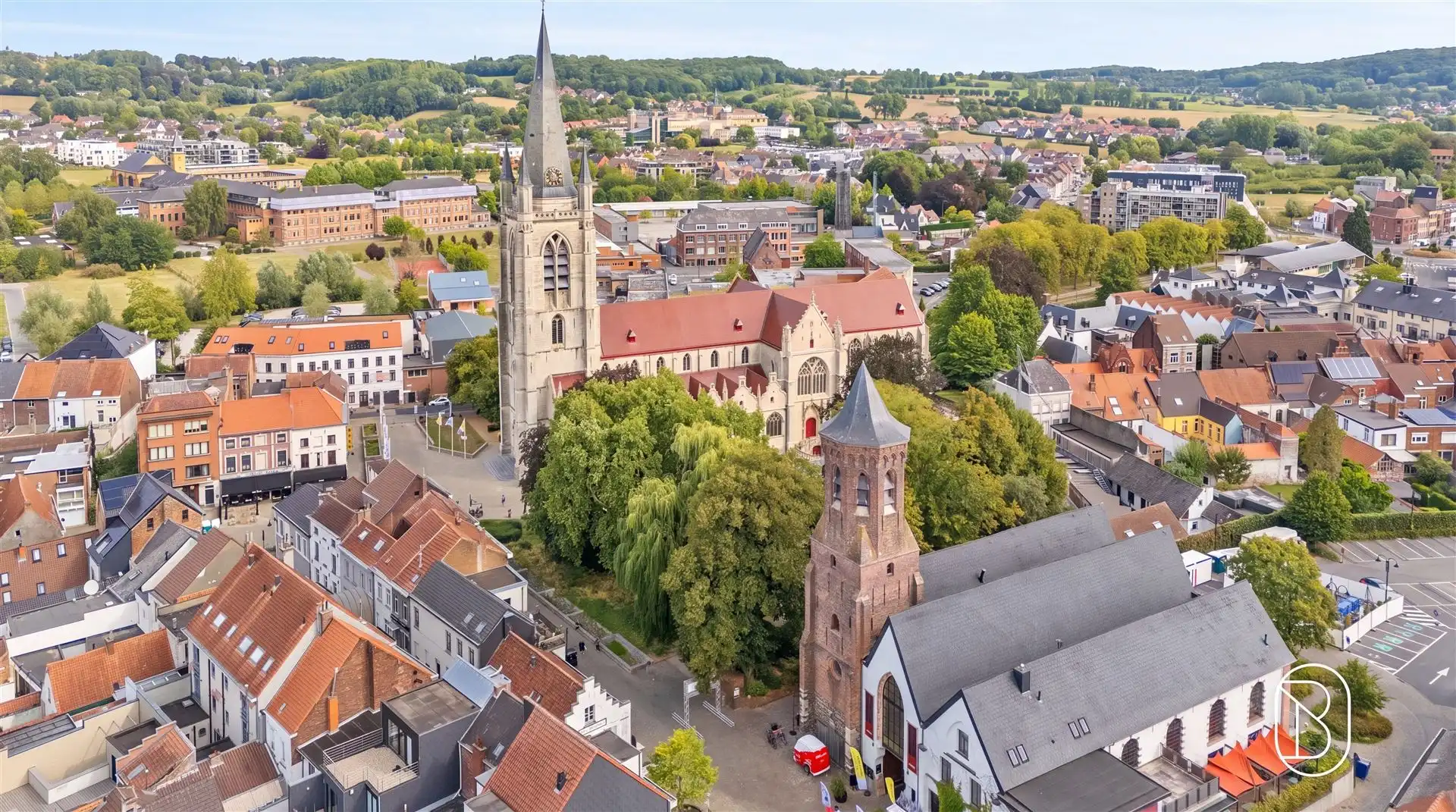TOPgelegen herenwoning pal in het centrum foto 6
