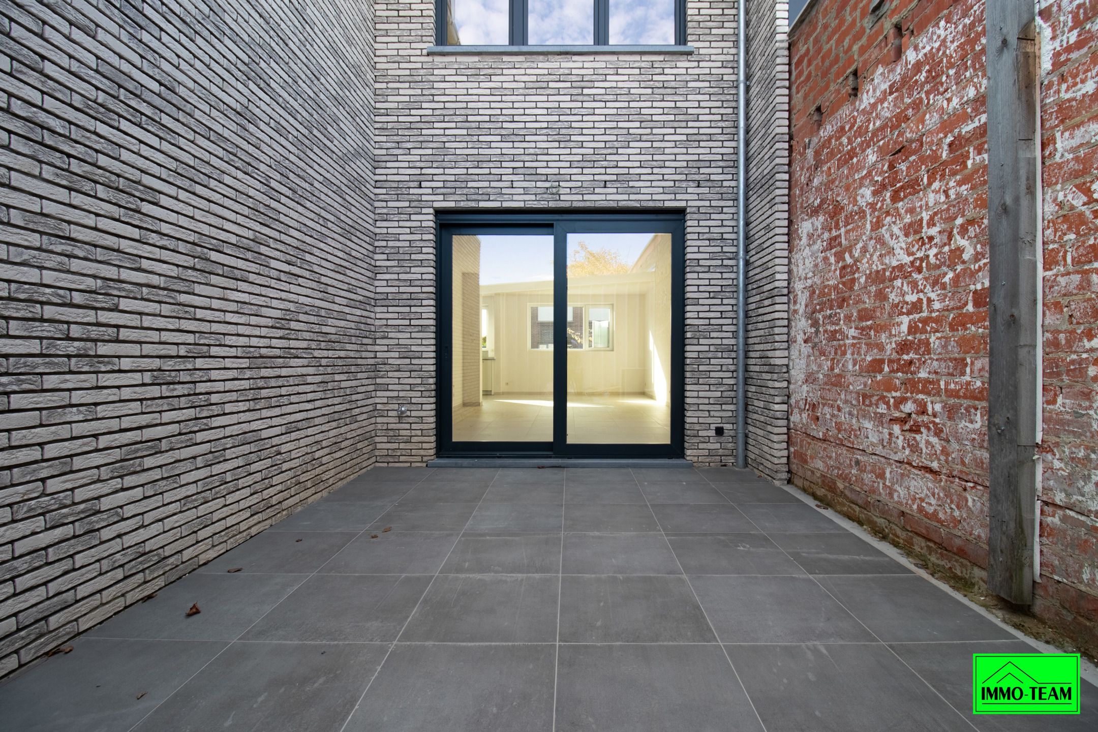 Nieuwbouw gelijkvloers appartement met terras en garage.  foto 7