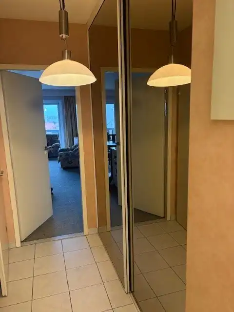 Gemeubelde studio vlak aan zee foto 6