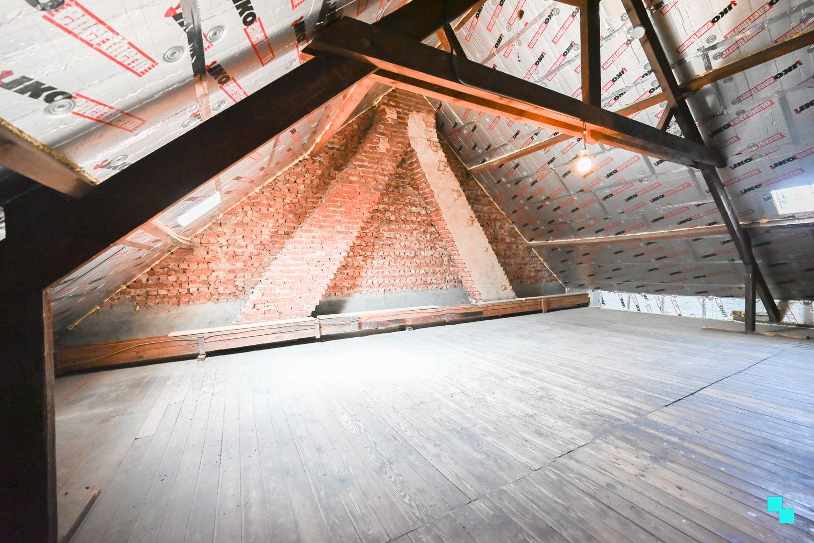 Karaktervolle charmewoning in hartje Izegem foto 27
