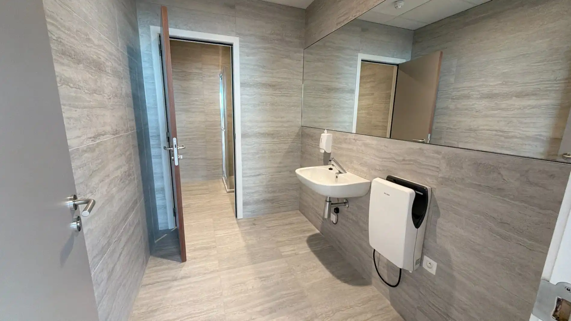 Nieuwbouw kantoor te huur in Bornem foto 9