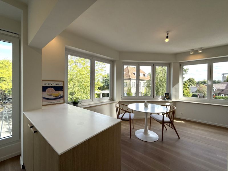 Prachtig luxe-appartement op toplocatie nabij de Rozebroeken – energiezuinig wonen in stijl foto {{pictureIndex}}