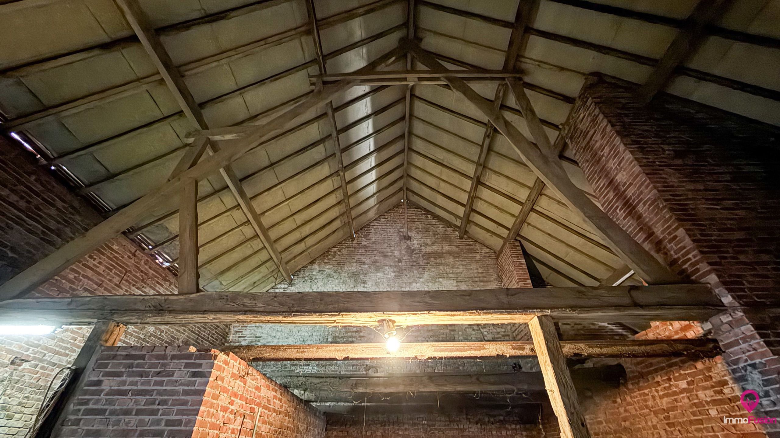 Ruime boerderij op ±33a met stallen en renovatiepotentieel! foto 43