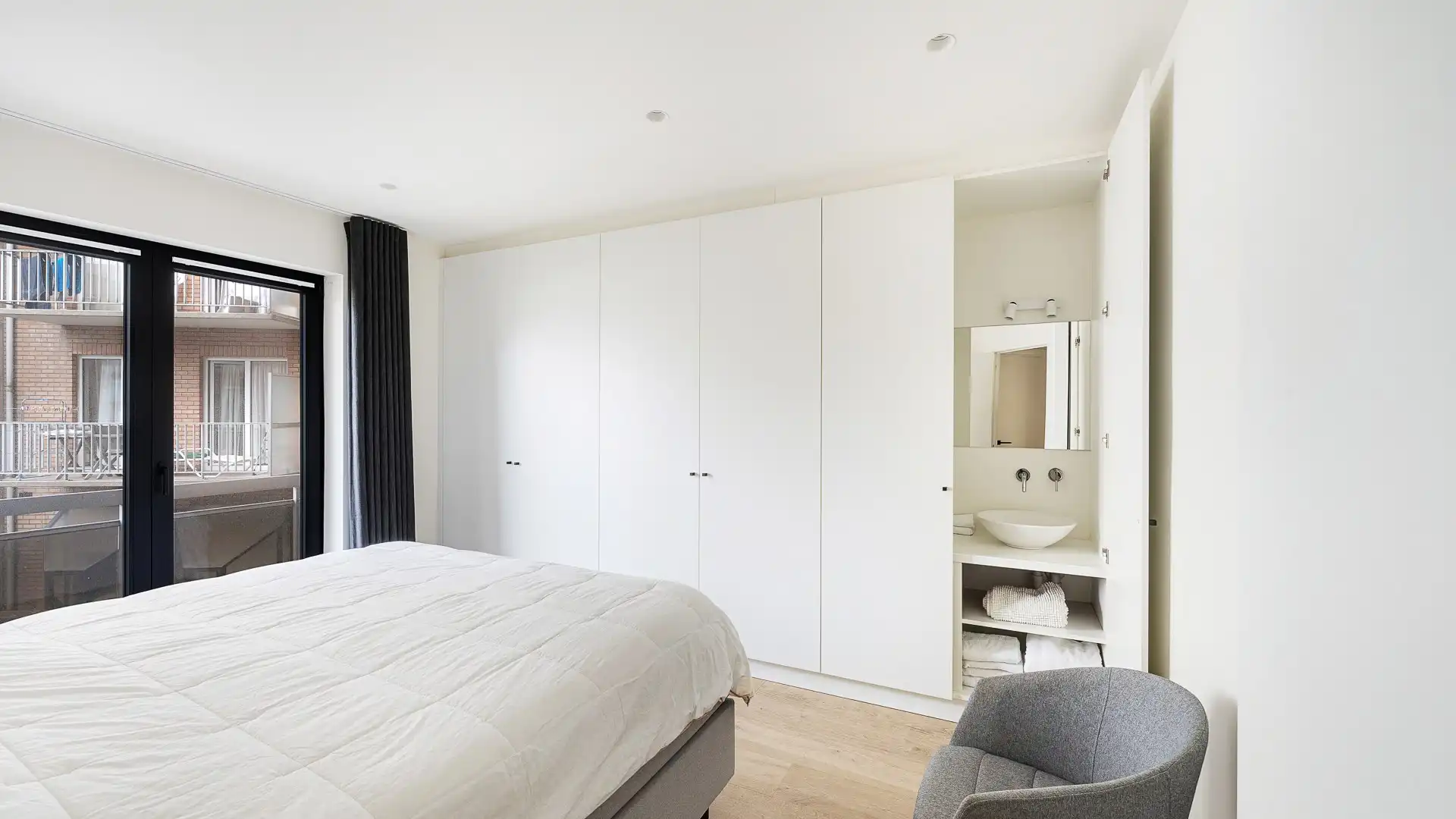 Gerenoveerd appartement met 3 slaapkamers en zijdelings zeezicht te Knokke foto 14