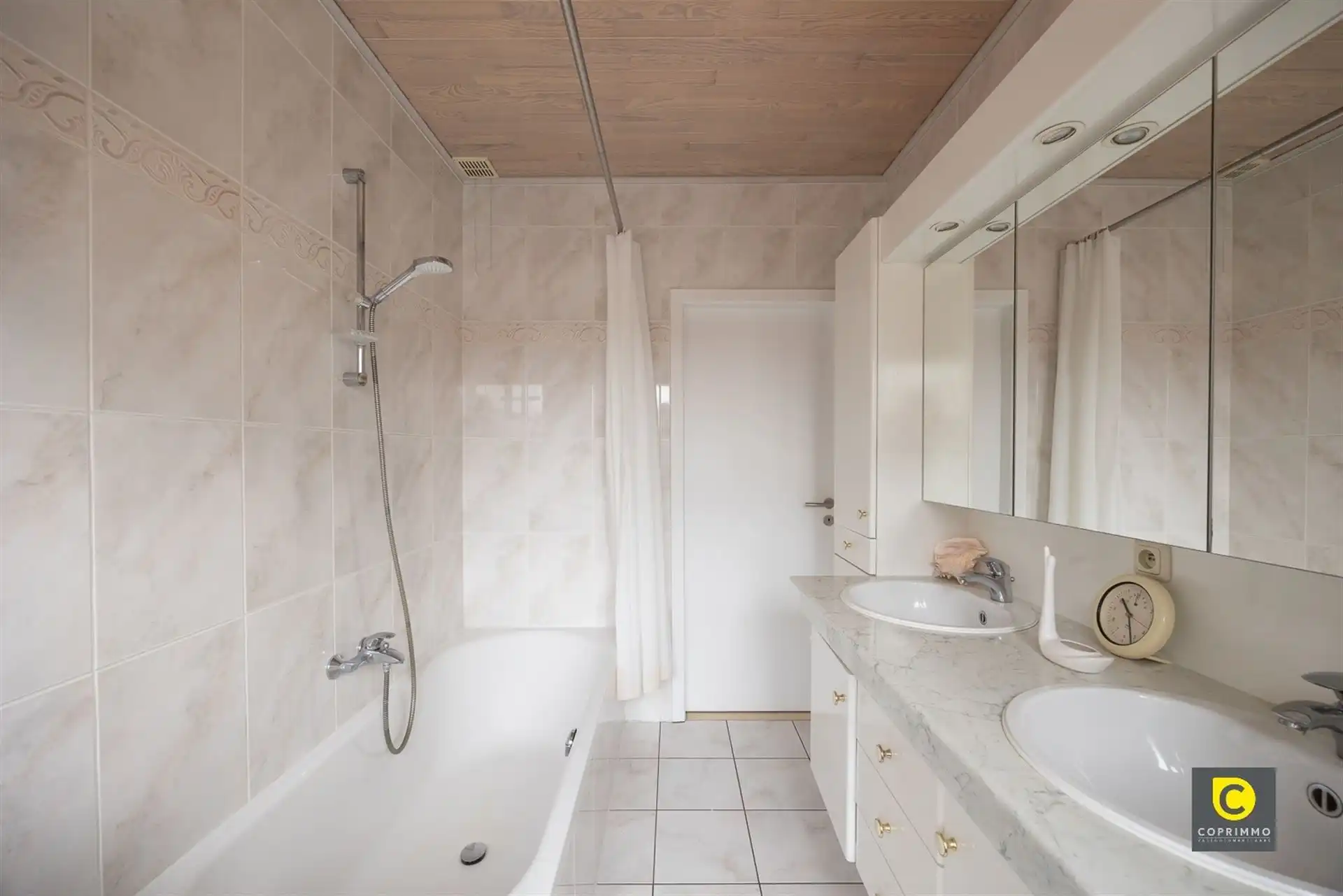 Handelspand met woonst foto 13