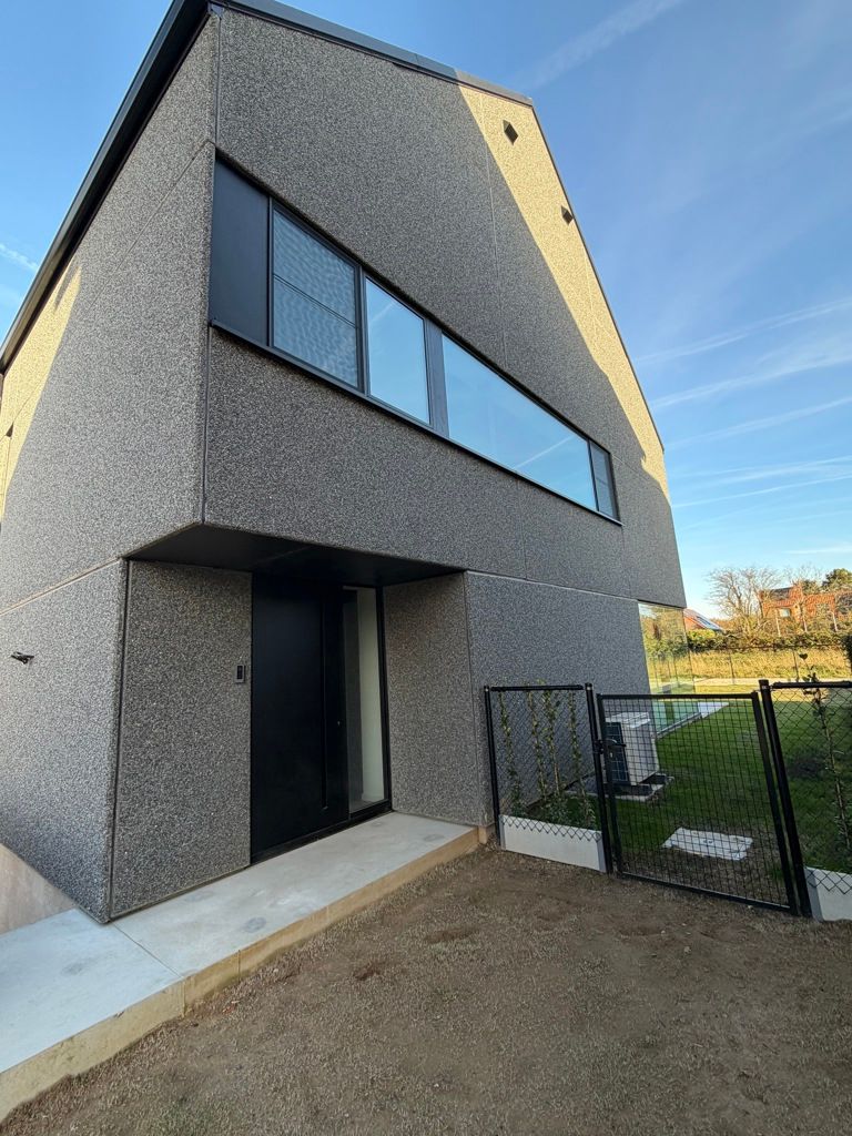 Een prachtige nieuwbouw driegevelwoning op topligging foto {{pictureIndex}}