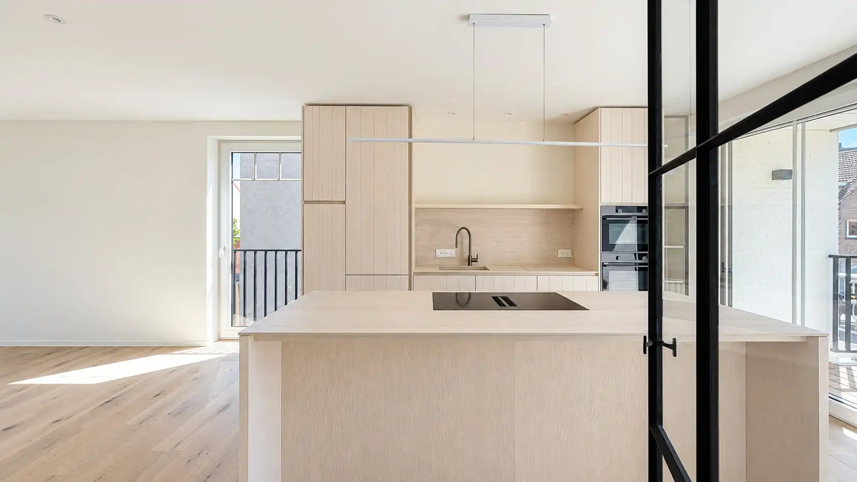 Exclusief appartement met twee slaapkamers en veel maatwerk foto 2