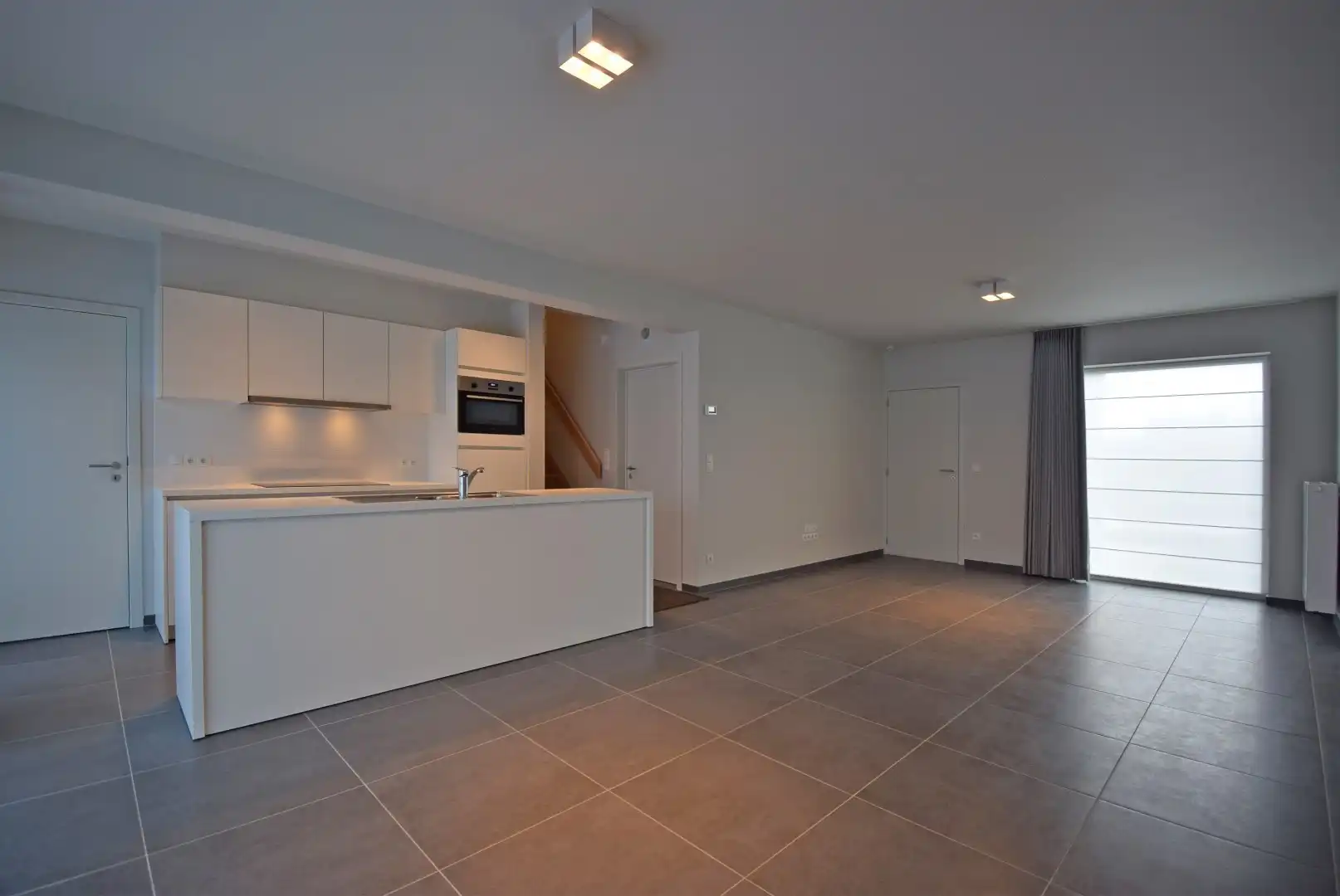 RUSTIG GELEGEN WONING VLAKBIJ GROENZONE  foto 3