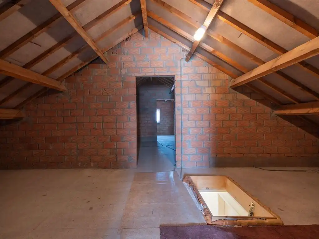 Zeer goed onderhouden vrijstaande woning met veranda en carport foto 33