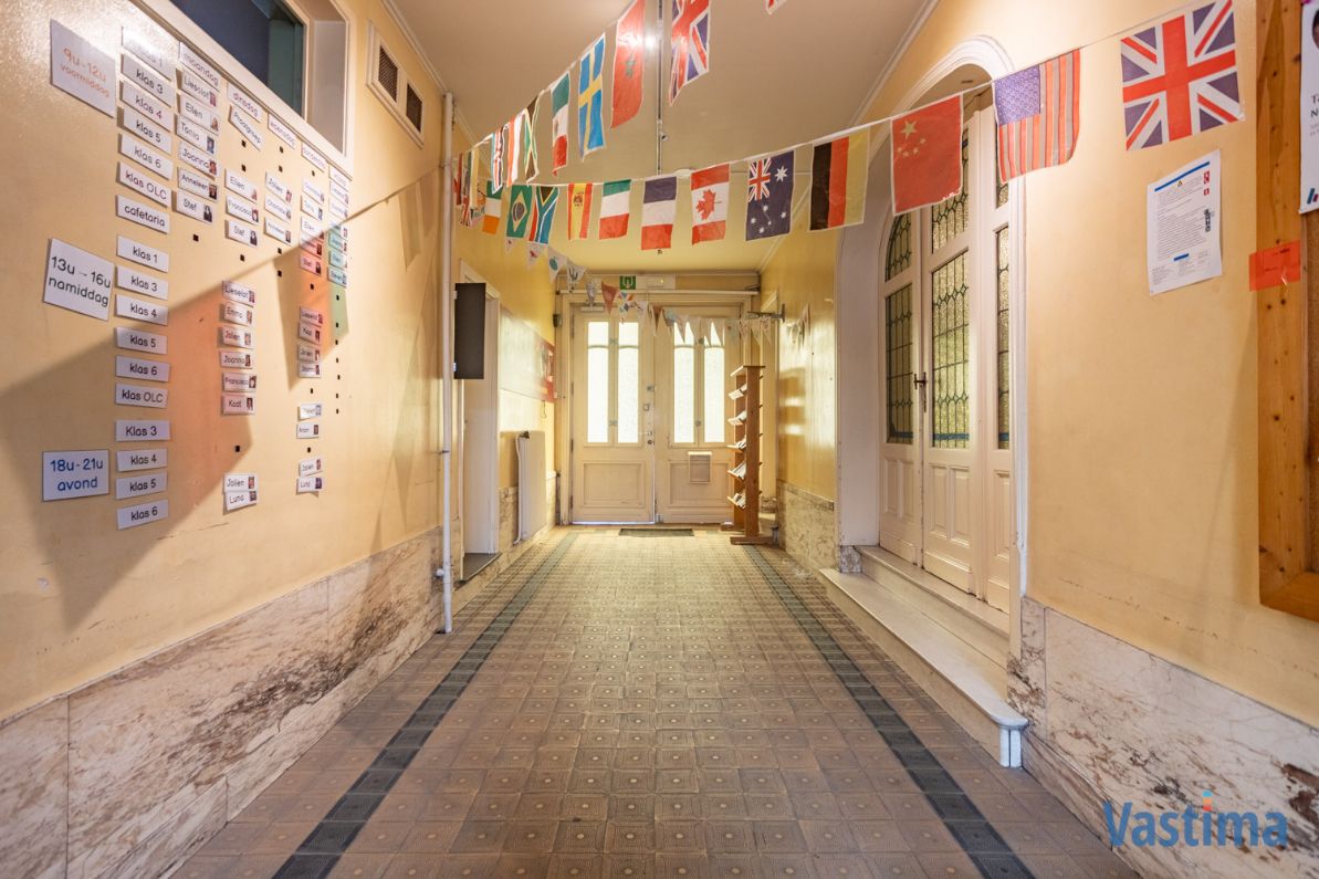Uniek pand in hartje Aalst – voormalige school met tal van mogelijkheden foto 5