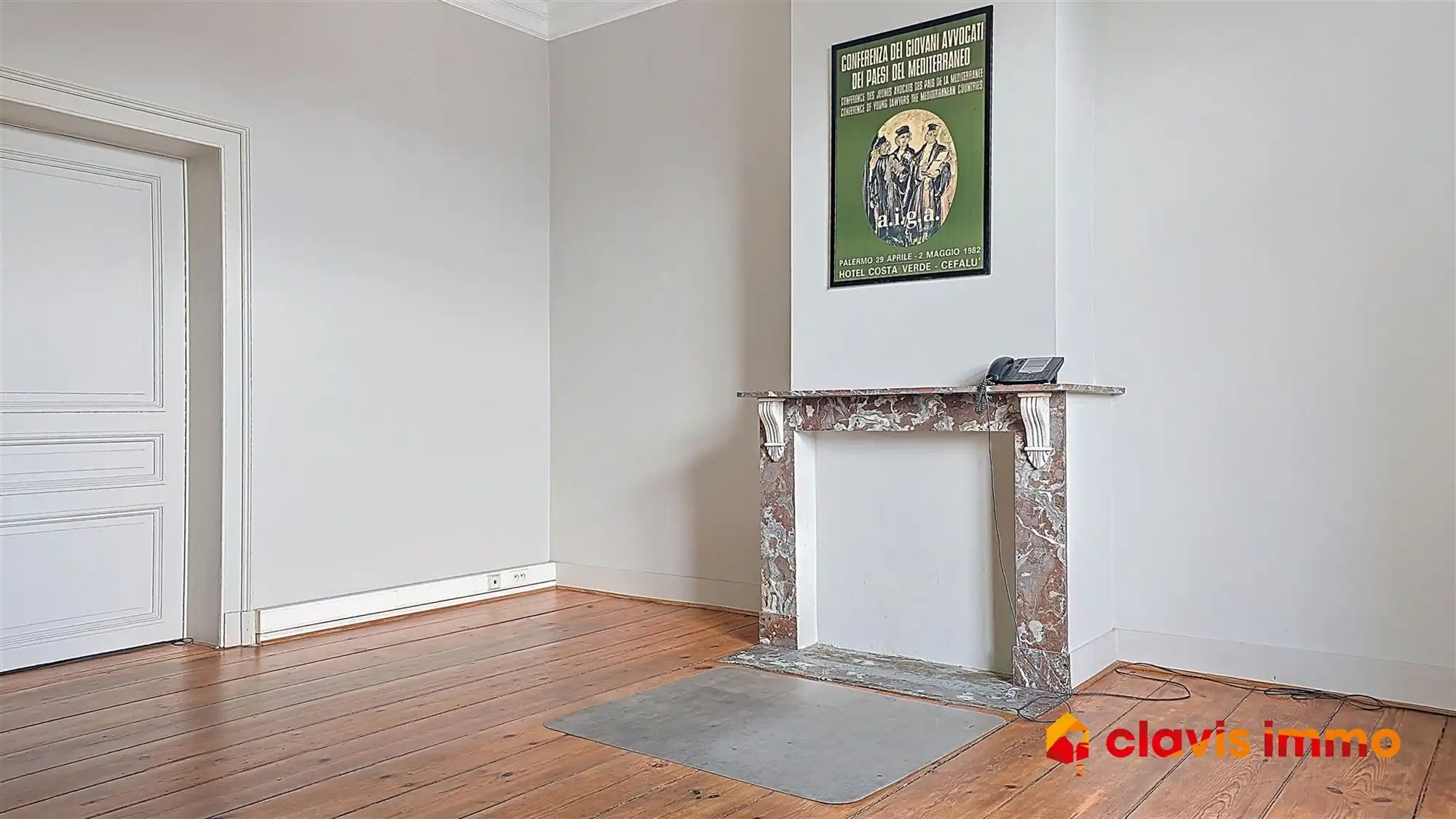 Aangenaam kantoor gelegen op de tweede verdieping van een prachtig herenhuis foto 2