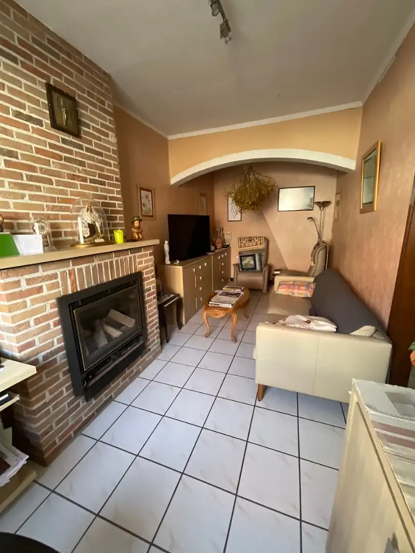 Landelijk gelegen woning met garage foto 2