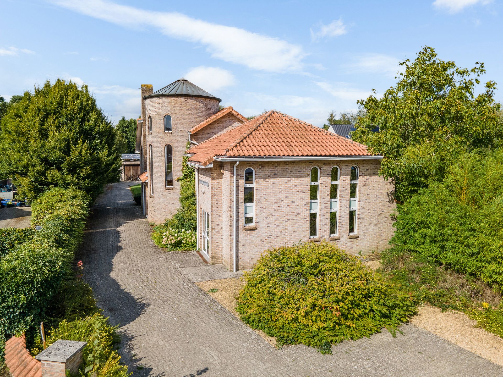 Gezinswoning met kantoor en prachtige tuin te Vosselaar.  foto 2