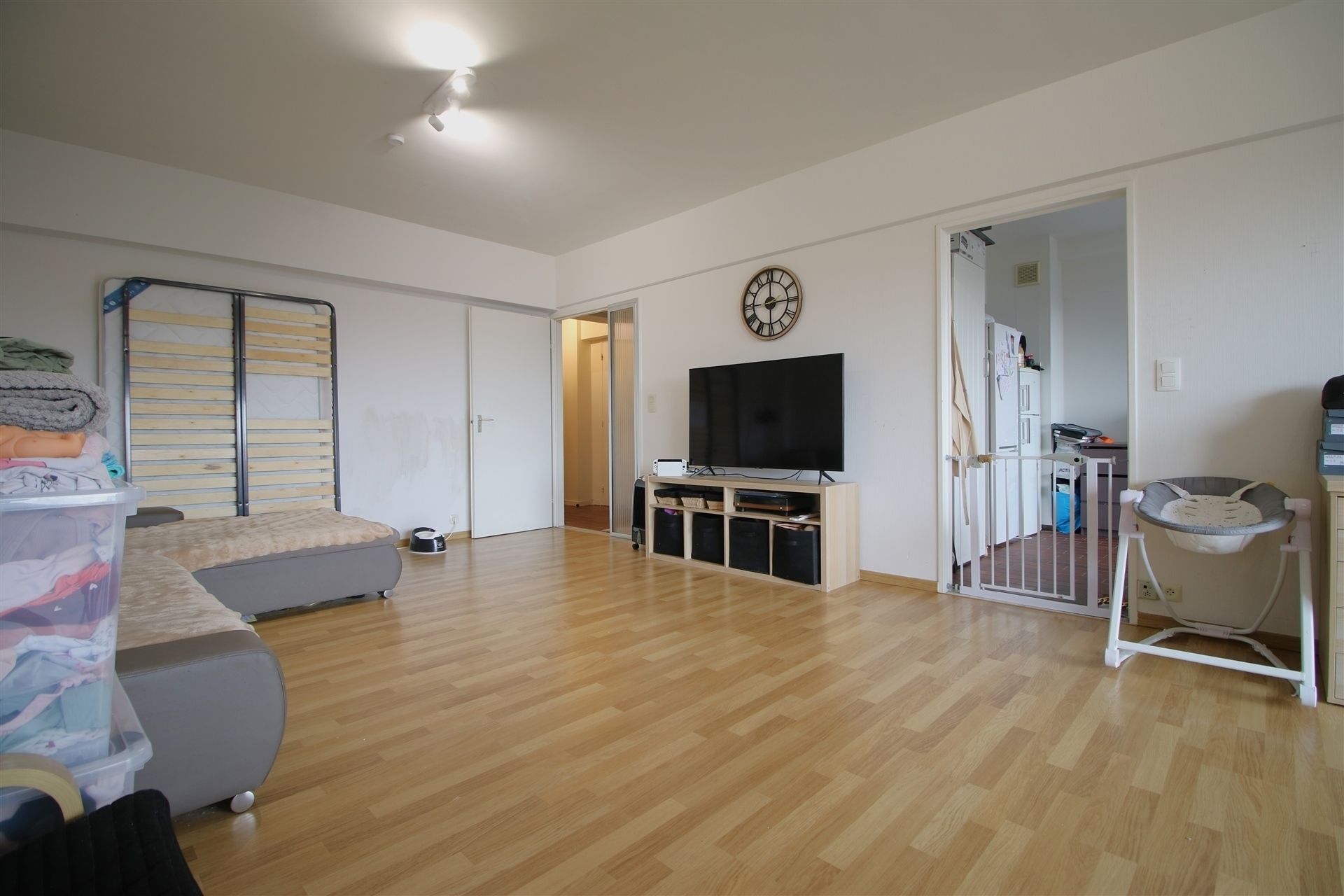 Ruim appt 2 slpk, terras en parking foto 3