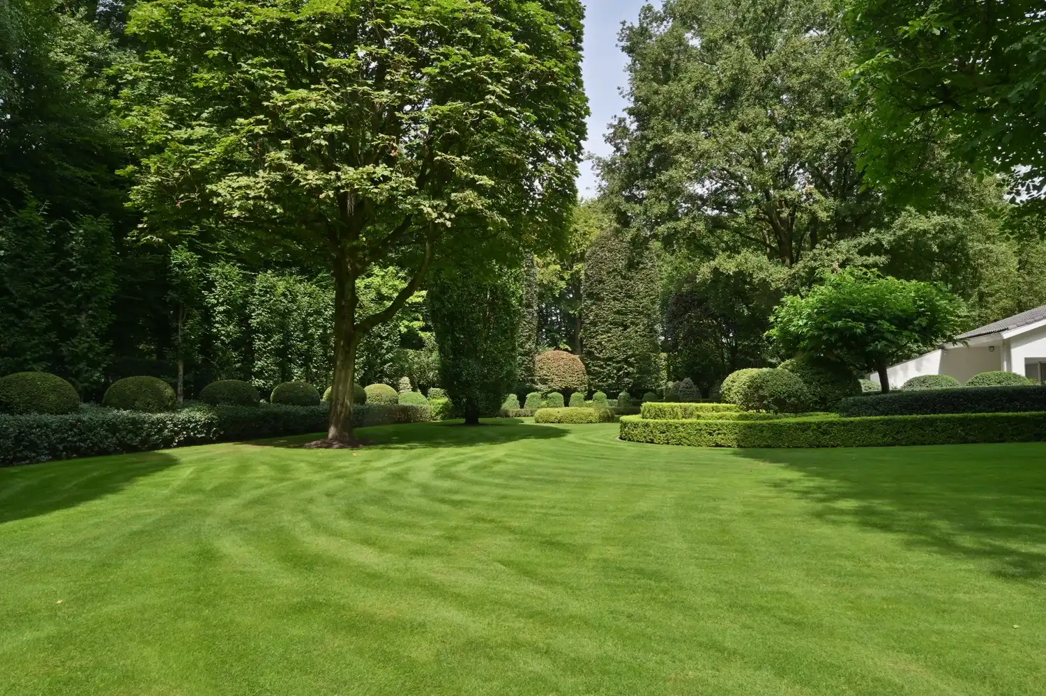 Exclusieve villa op 90a met binnenzwembad en majestueuze parktuin op toplocatie in Lanaken foto 10