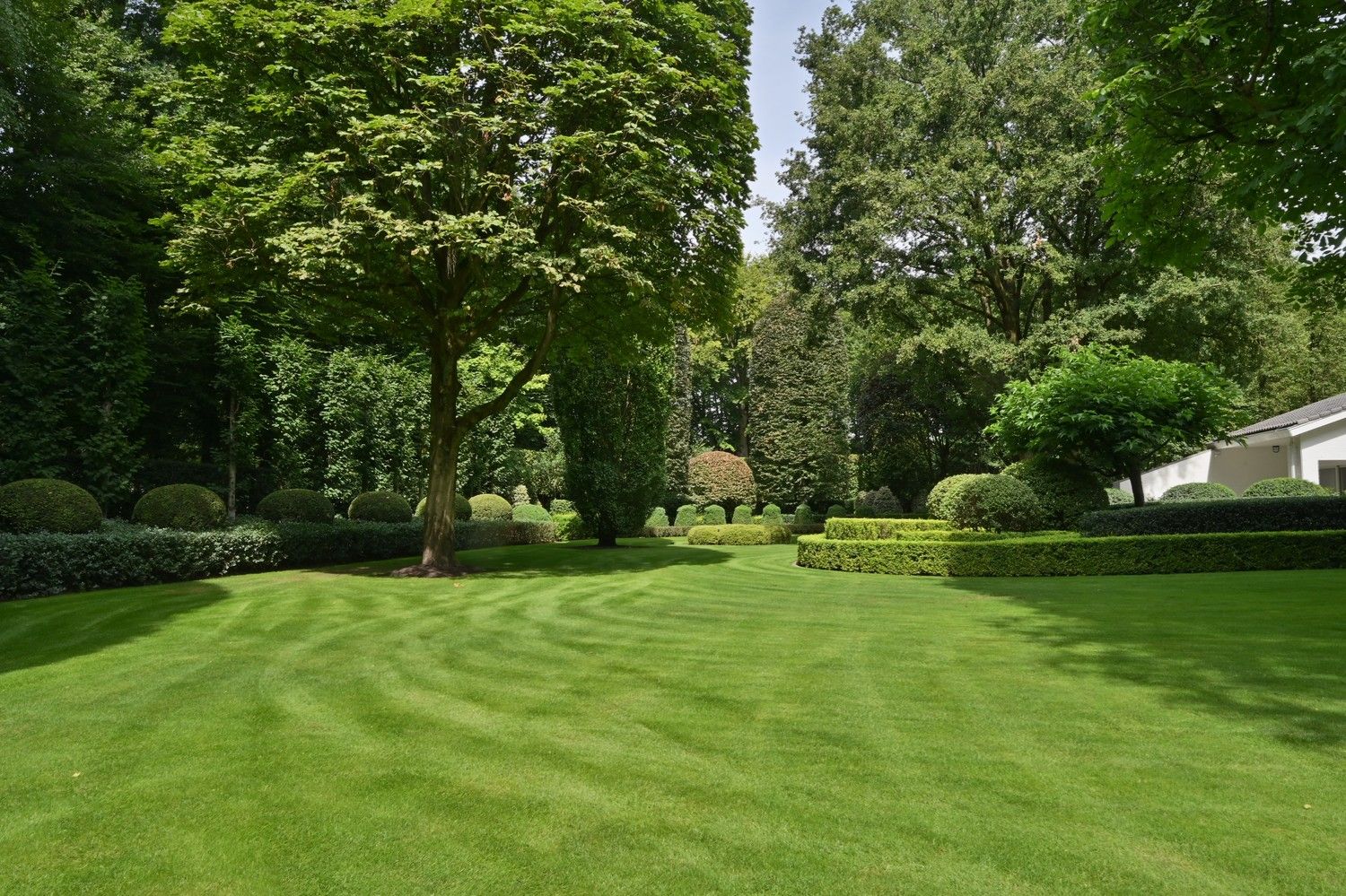 Exclusieve villa op 90a met binnenzwembad en majestueuze parktuin op toplocatie in Lanaken foto 16