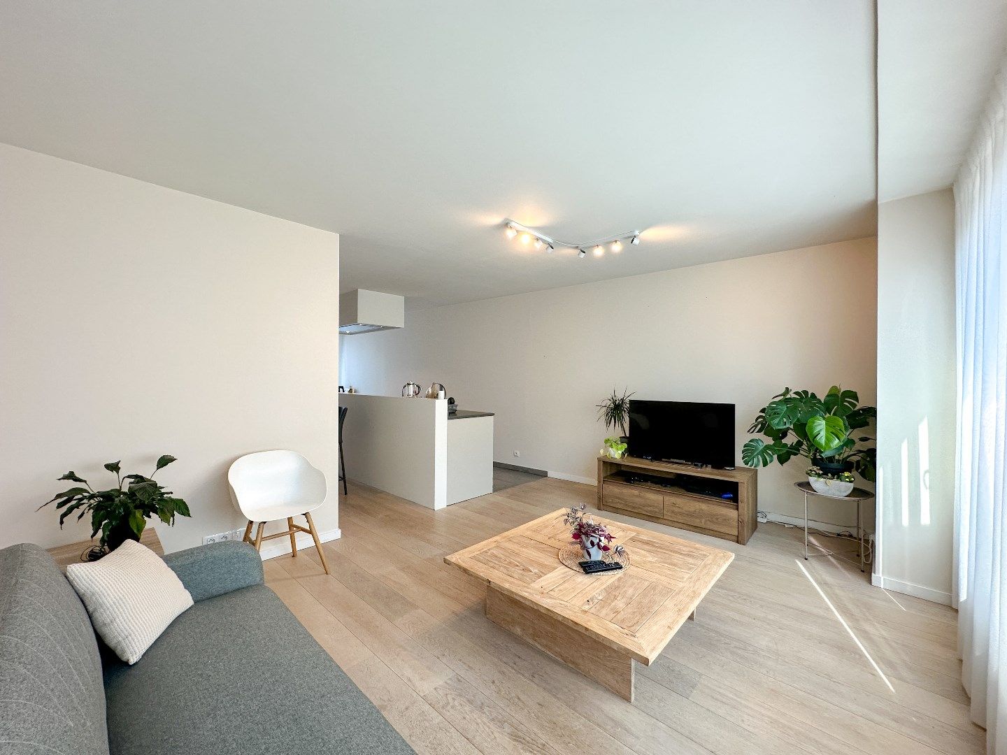 Modern duplexappartement (82 m²) met mooi terras, centrum Torhout foto 4