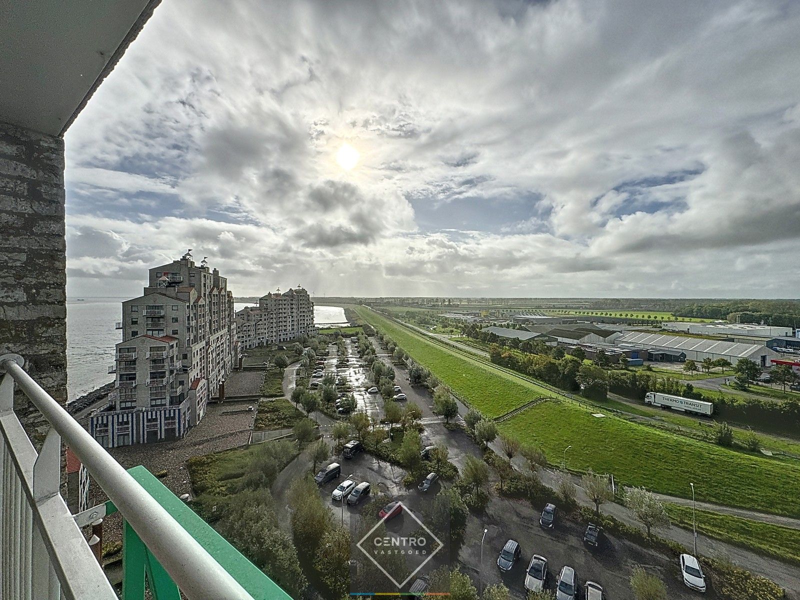 SUBLIEME penthouse met 360° PANORAMISCH uitzicht te Breskens! foto 28