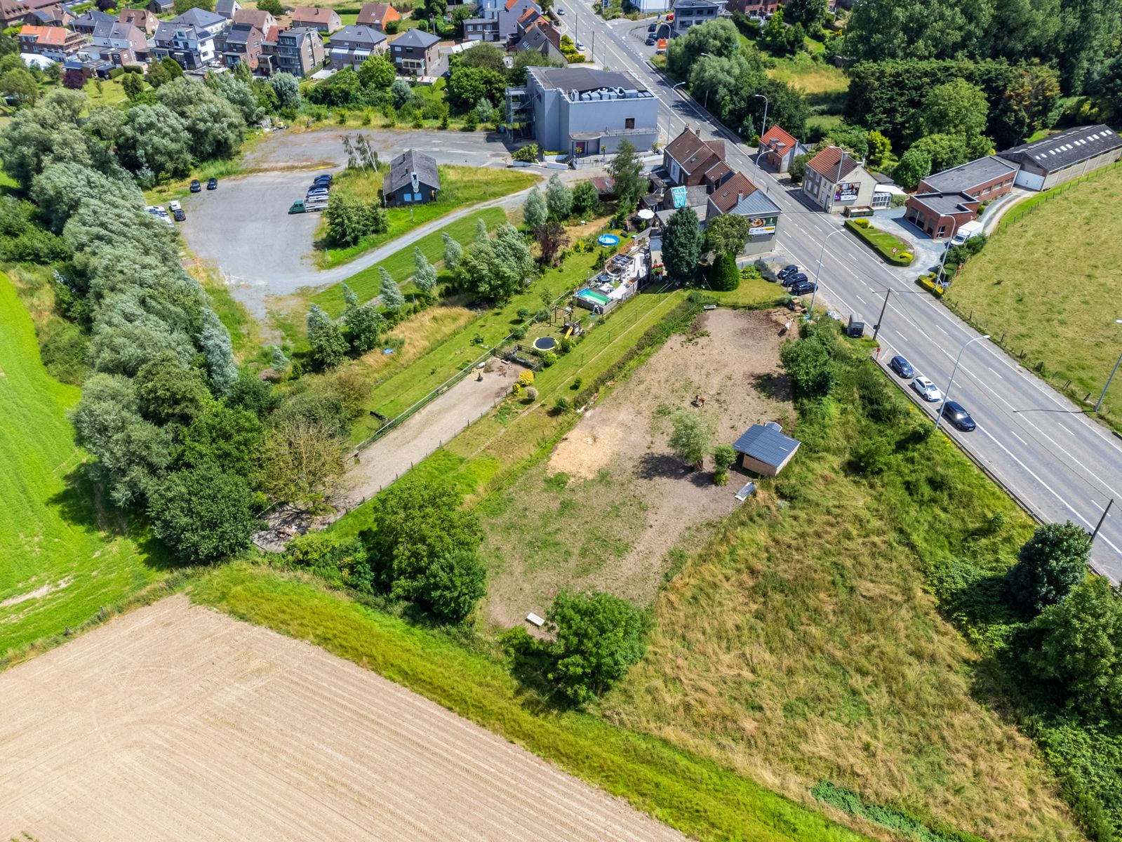 Ruime op te frissen woning op groot terrein (meer dan 27a) foto 22