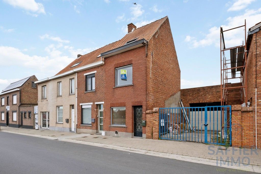 Gerenoveerde woning met extra magazijn in Harelbeke foto 25