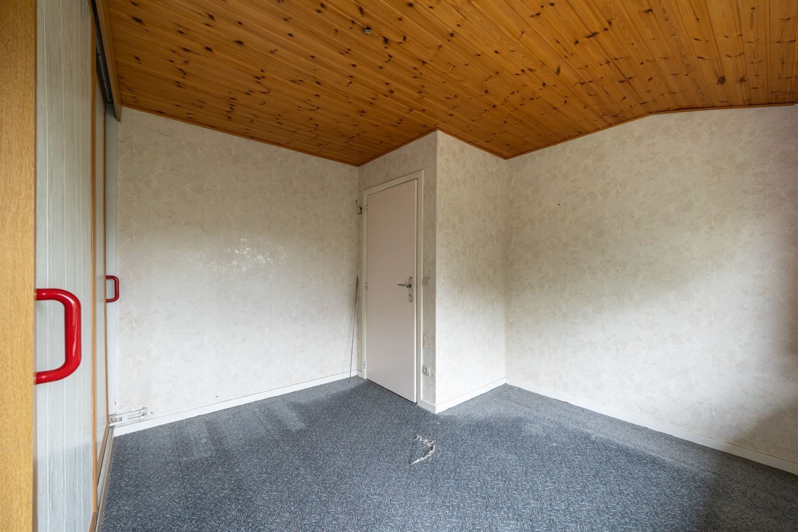 Halfopen woning met potentieel foto 17