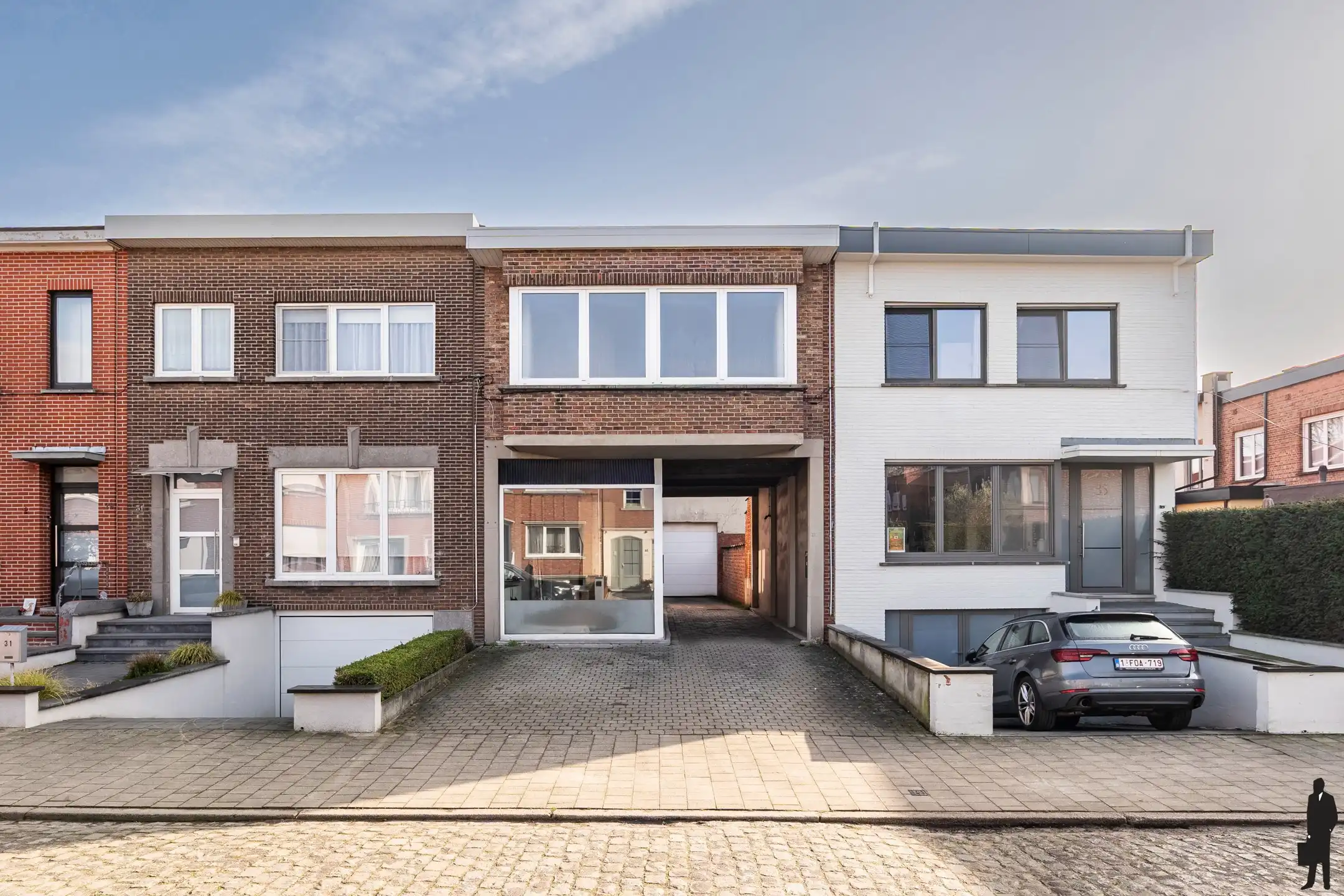 Hoofdfoto van de publicatie: Multifunctionele woning met magazijn en showroom