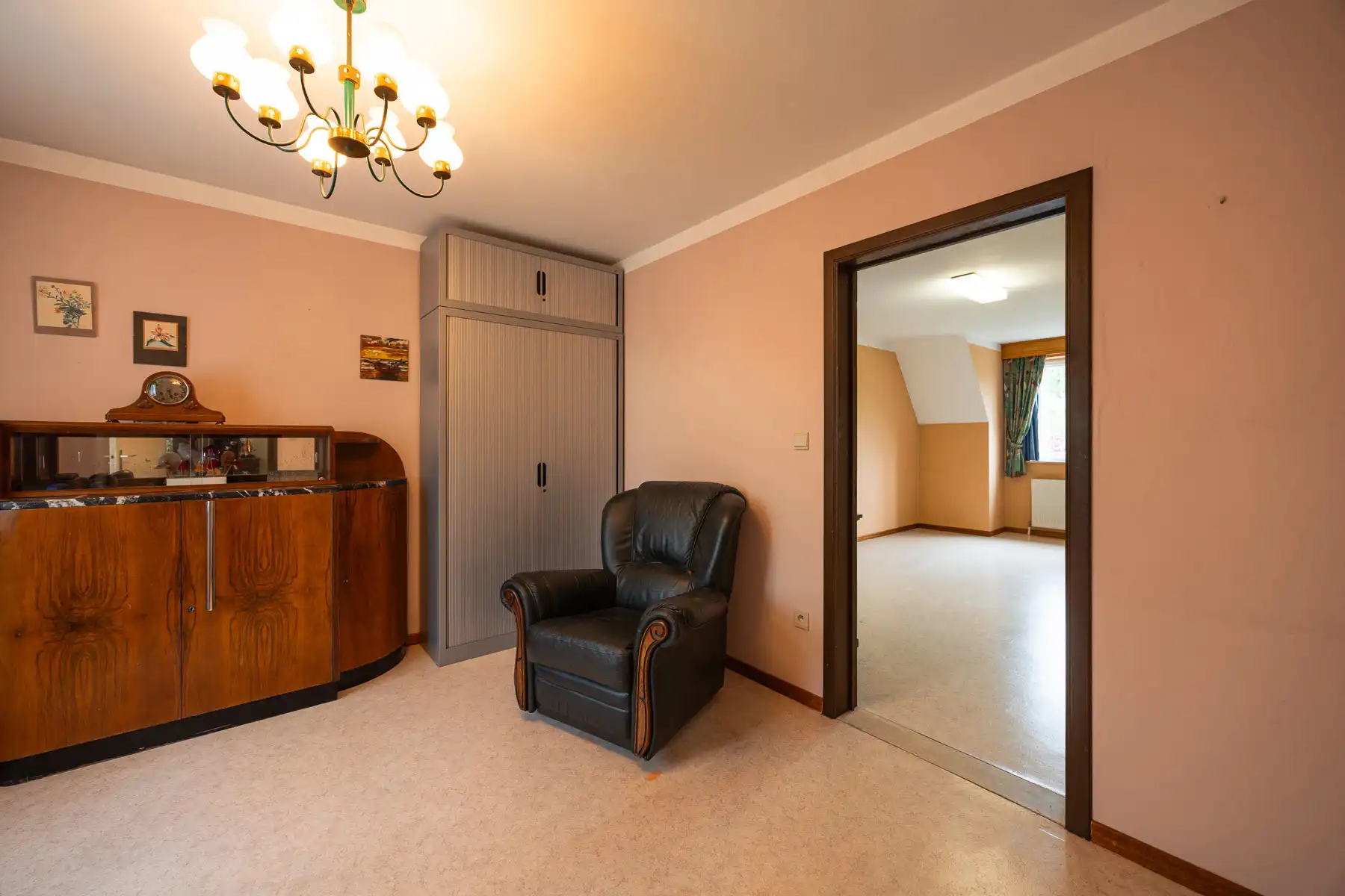 Statige villa met uitzonderlijk veel ruimte en potentieel  foto 12