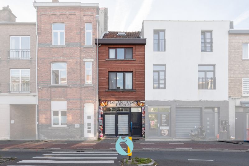 Opbrengsteigendom verhuurd aan € 2.100/maand foto {{pictureIndex}}