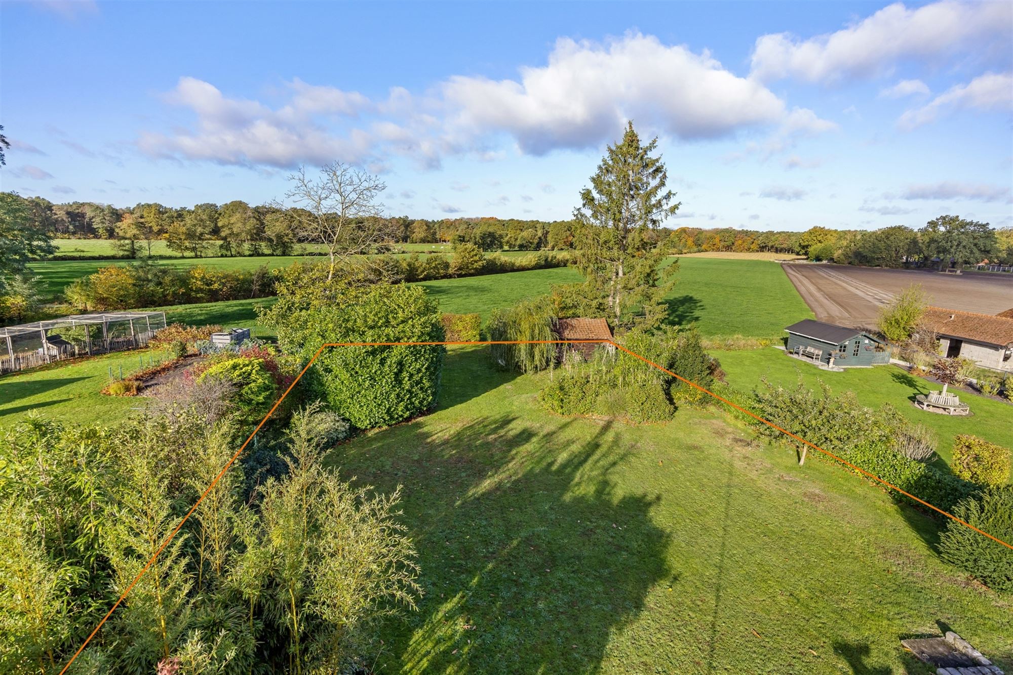 HEEL GOED ONDERHOUDEN WONING MET 3 SLAAPKAMERS UITERST RUSTIG GELEGEN OP EEN PERCEEL VAN 14A TE HEPPEN foto 34