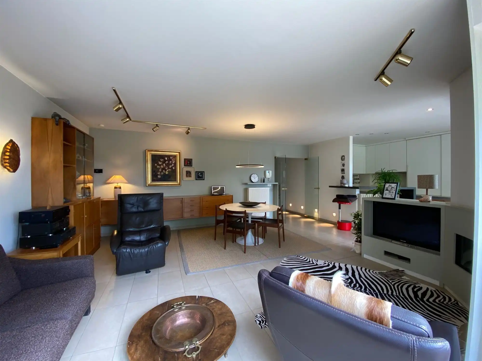 Tweeslaapkamer appartement met garage, centrum Evergem foto 5