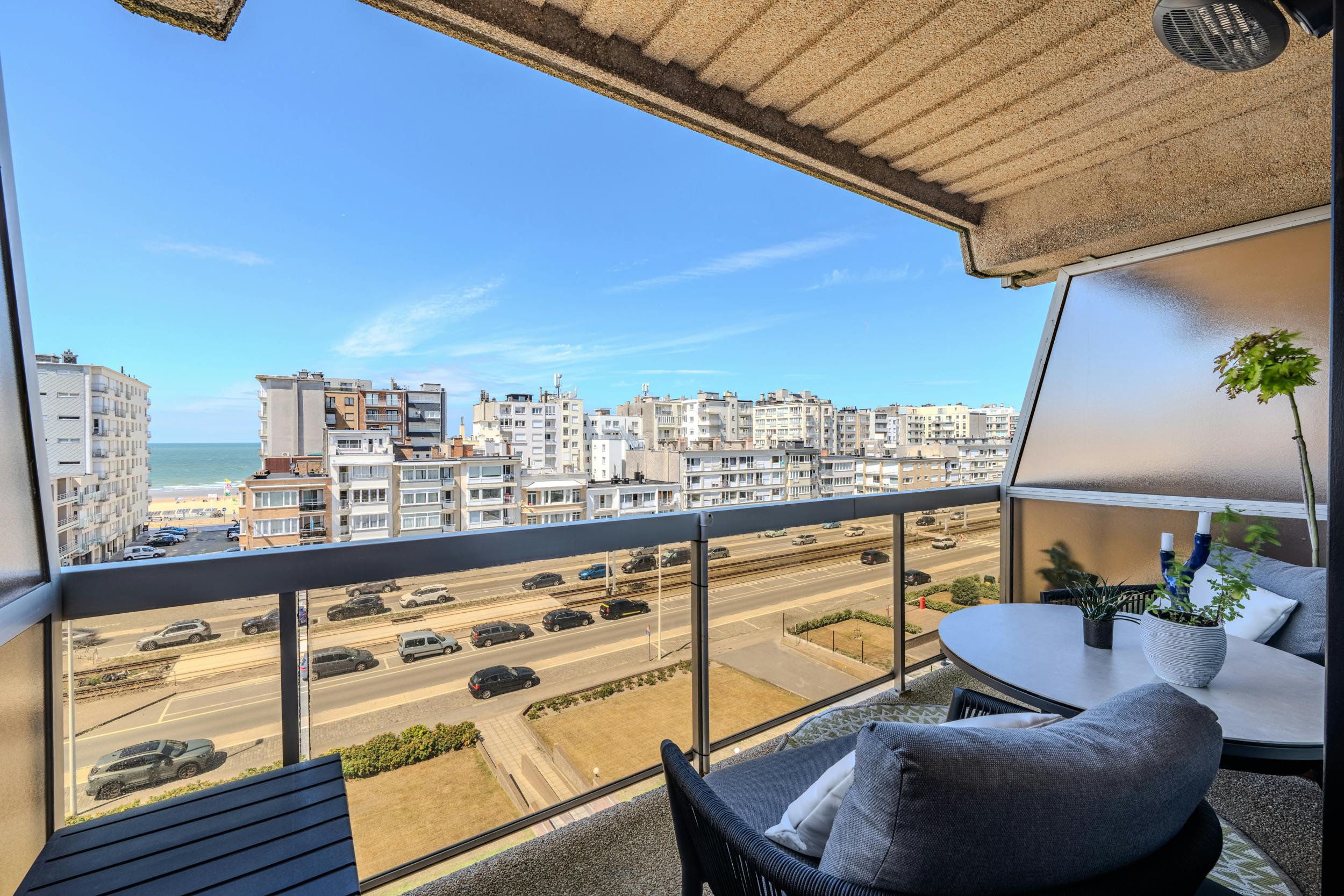 Magnifieke studio met terrasje te Mariakerke - Oostende foto {{pictureIndex}}