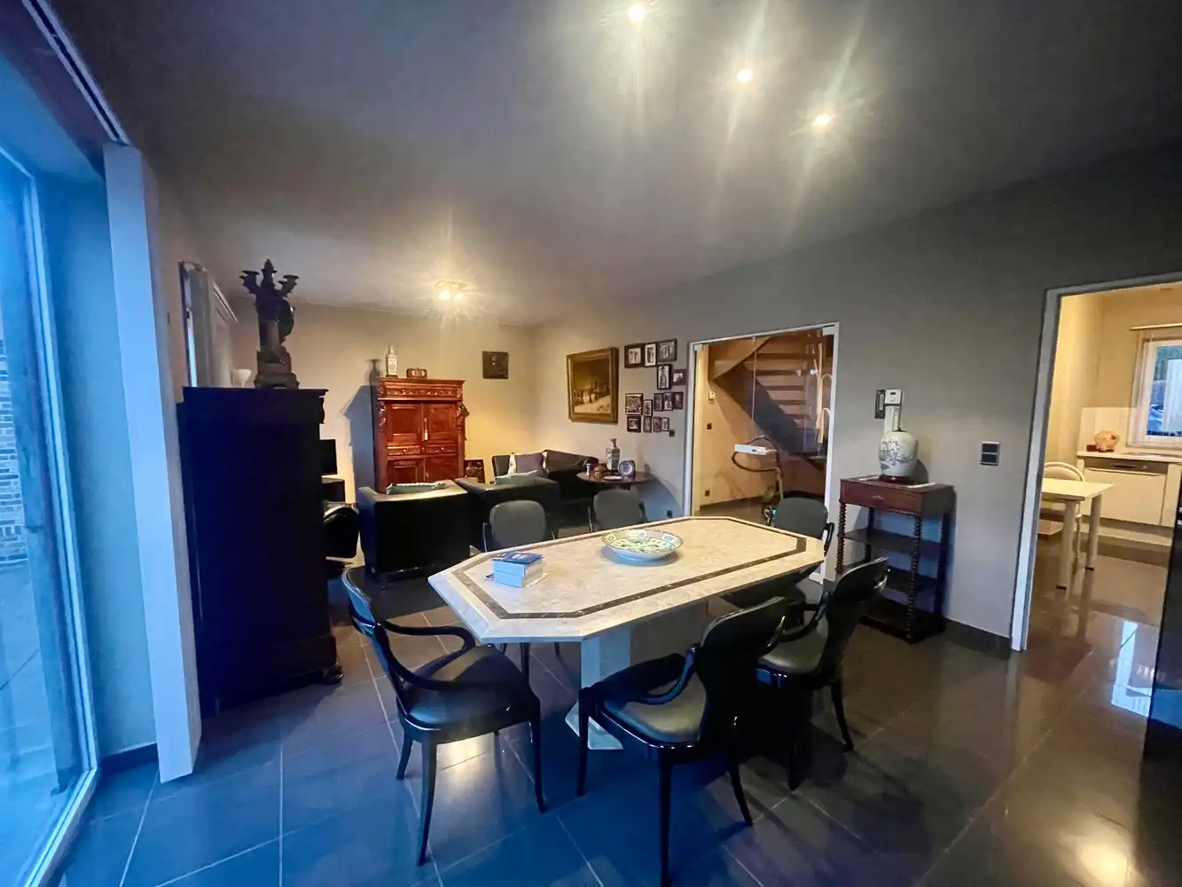 Gunstig gelegen woning met groot terras/tuin + een inpandige én een aparte garage foto 13