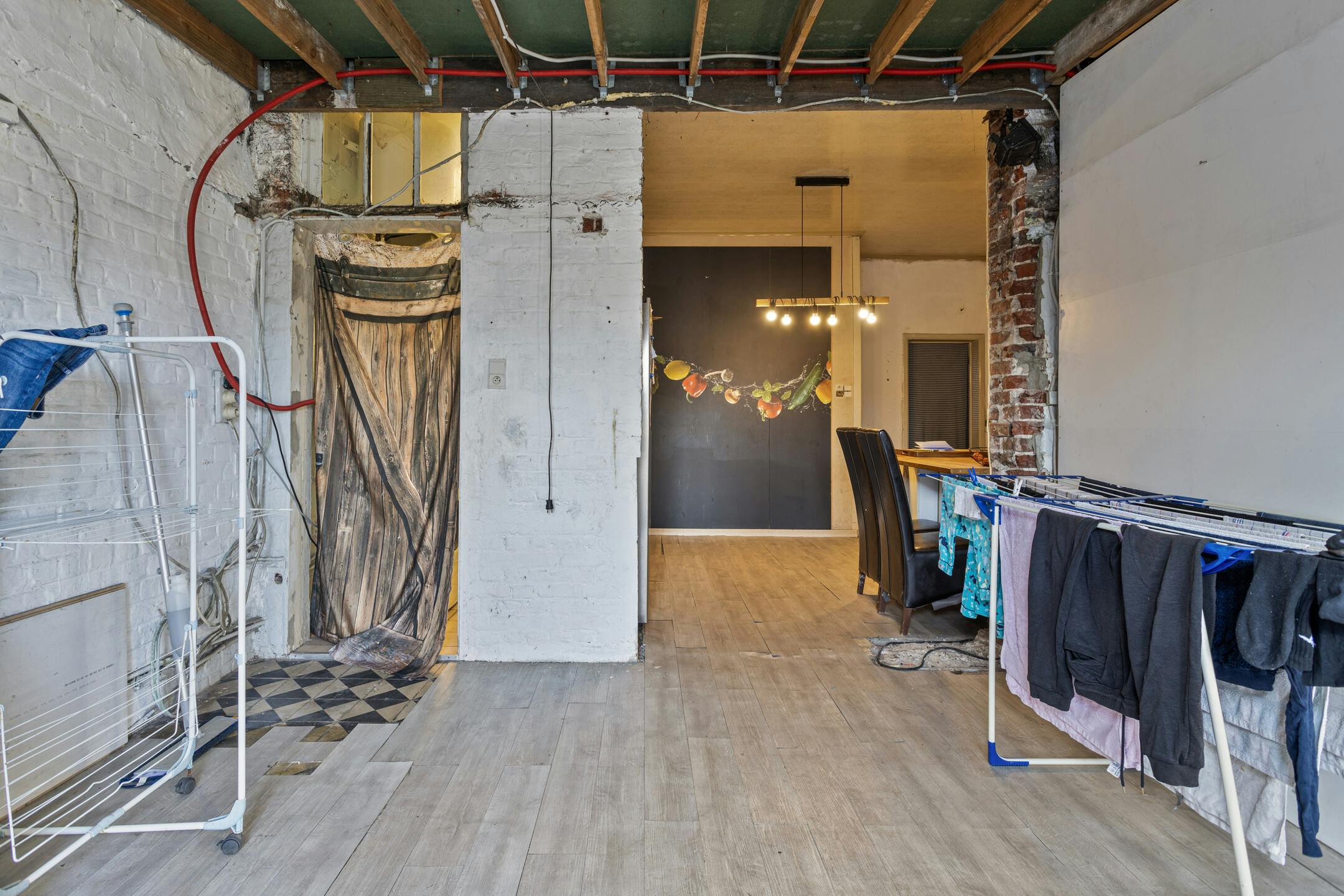 Huis te koop in Ieper met 3 kamers, tuin en garage foto 11