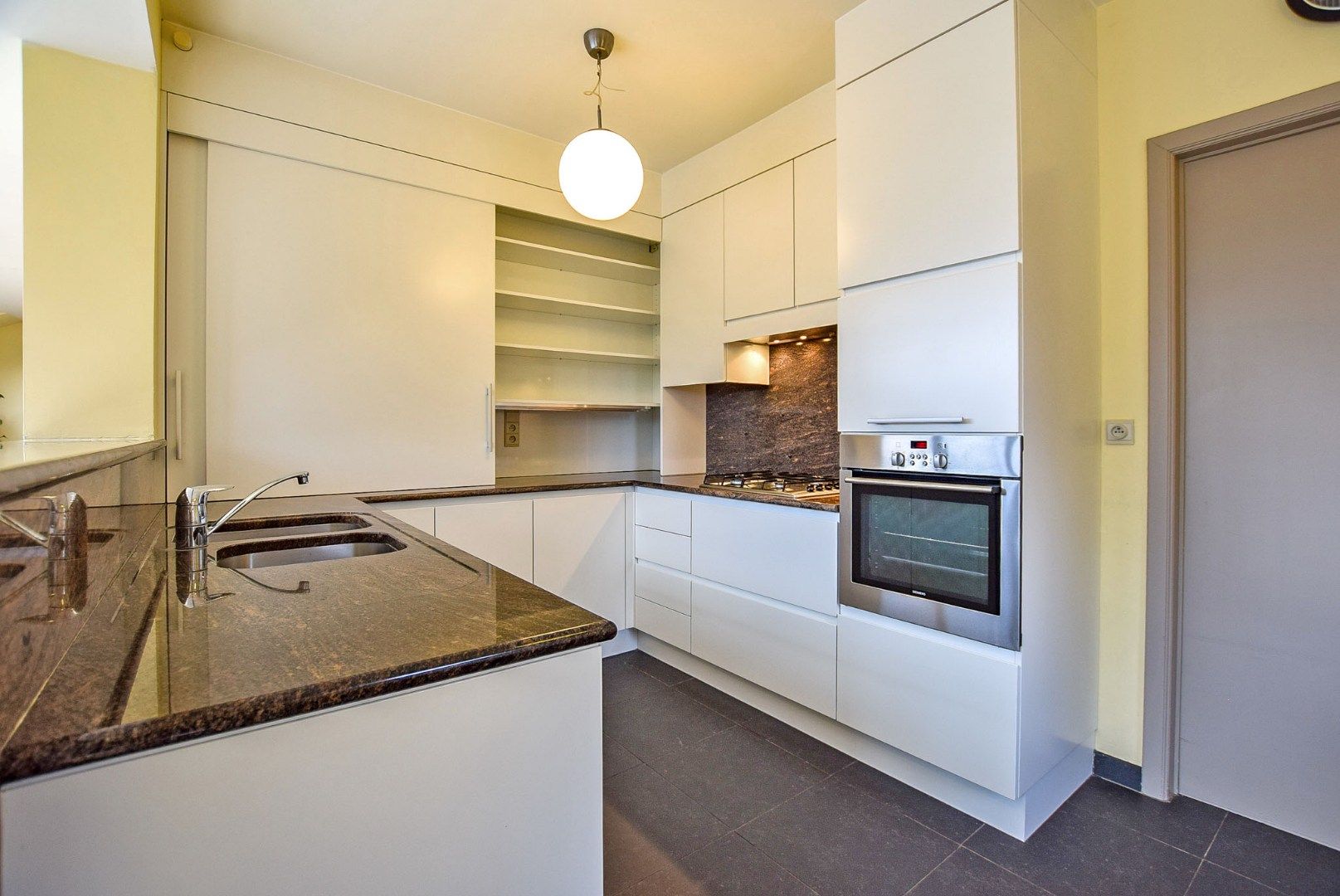 Prachtige open bebouwing met onderhoudsvriendelijke tuin te Oostduinkerke op 642 m².  foto 10