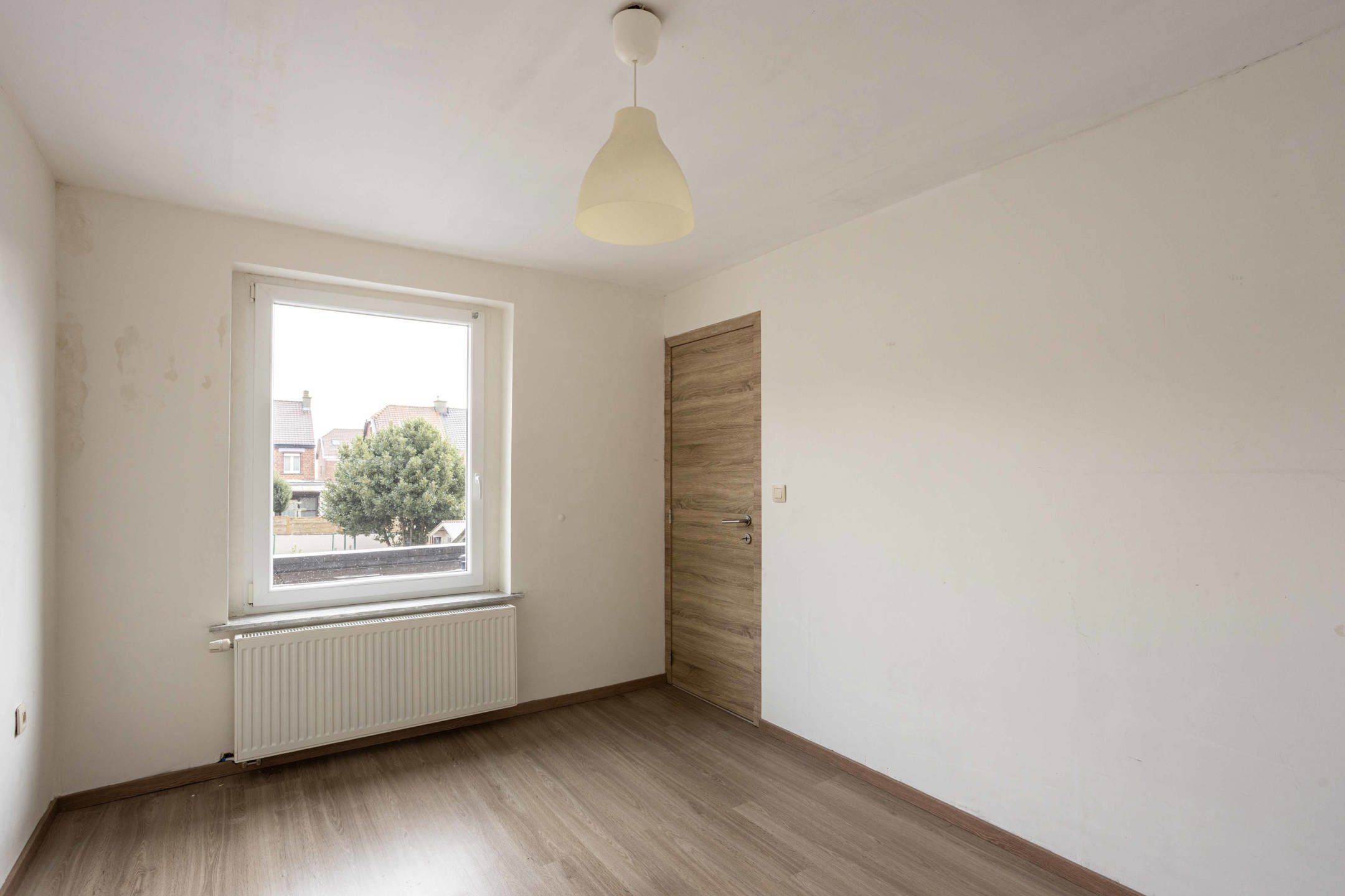 Gerenoveerde woning met 3 slaapkamers en terras. foto 13