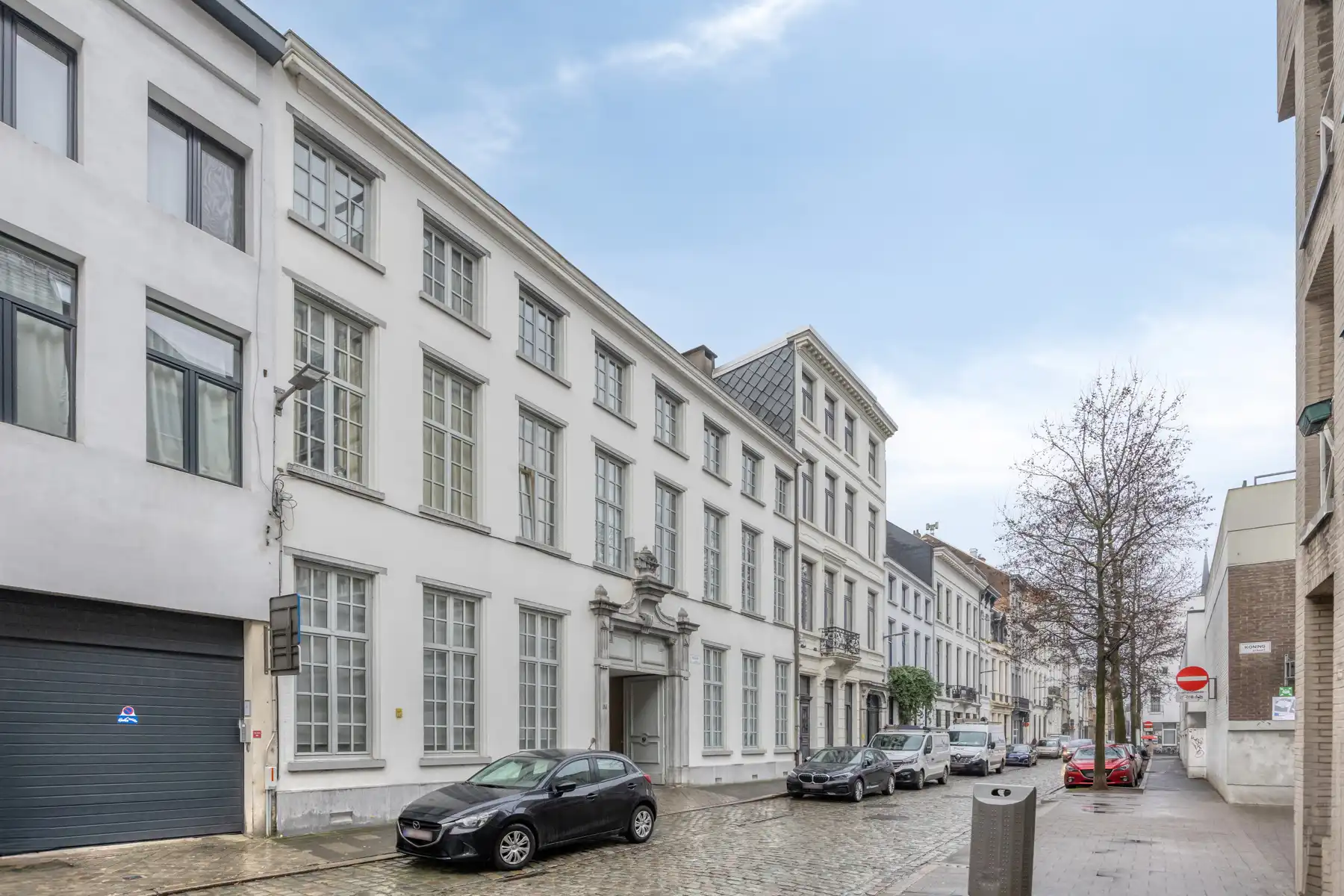 Knap appartement met terras in historisch gebouw foto {{pictureIndex}}