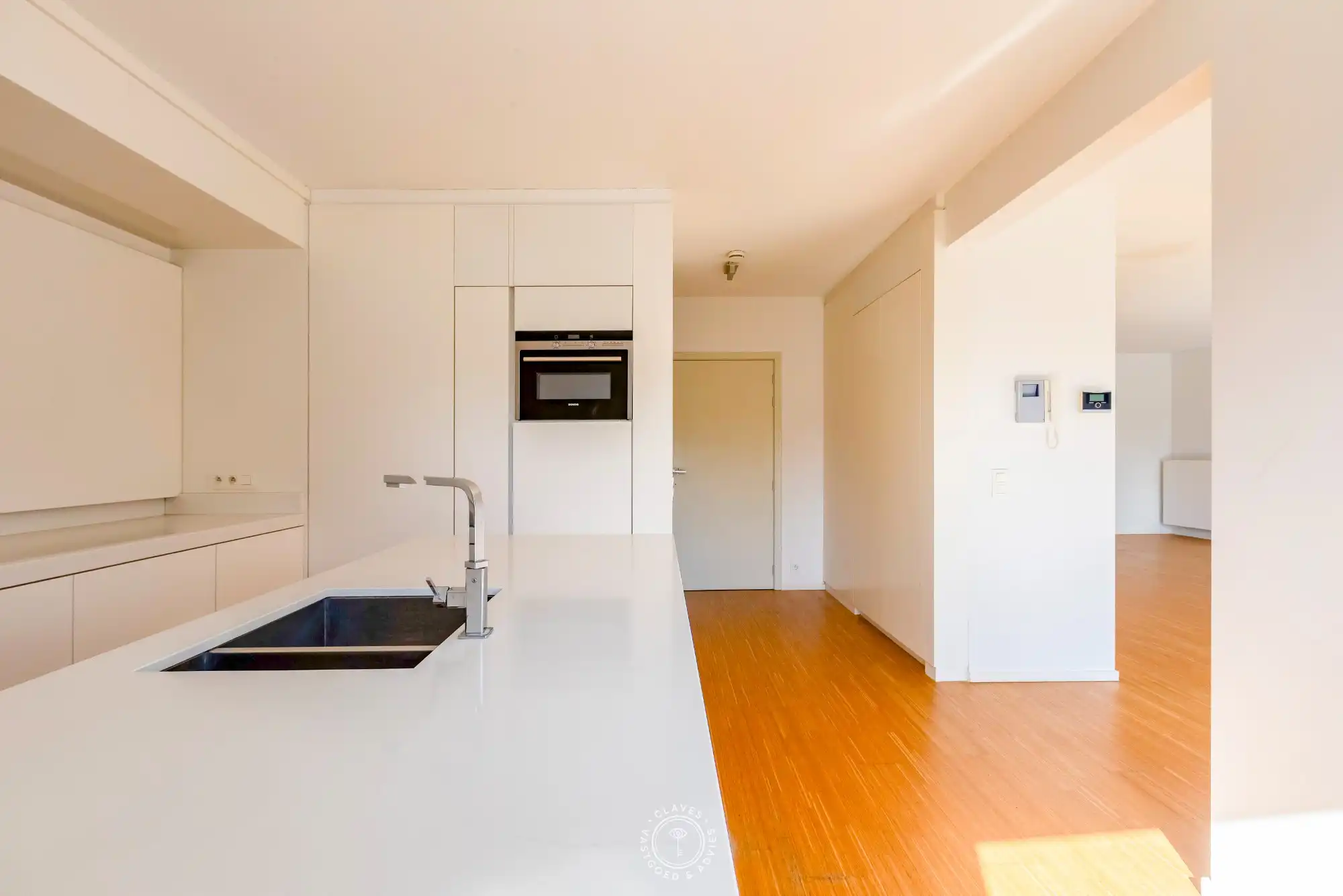 Centraal gelegen appartement met zonnig terras foto 6