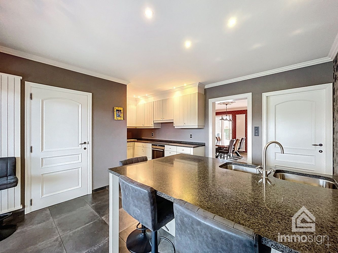 Karaktervol landhuis op 2318 m² in groene, rustige omgeving foto 10