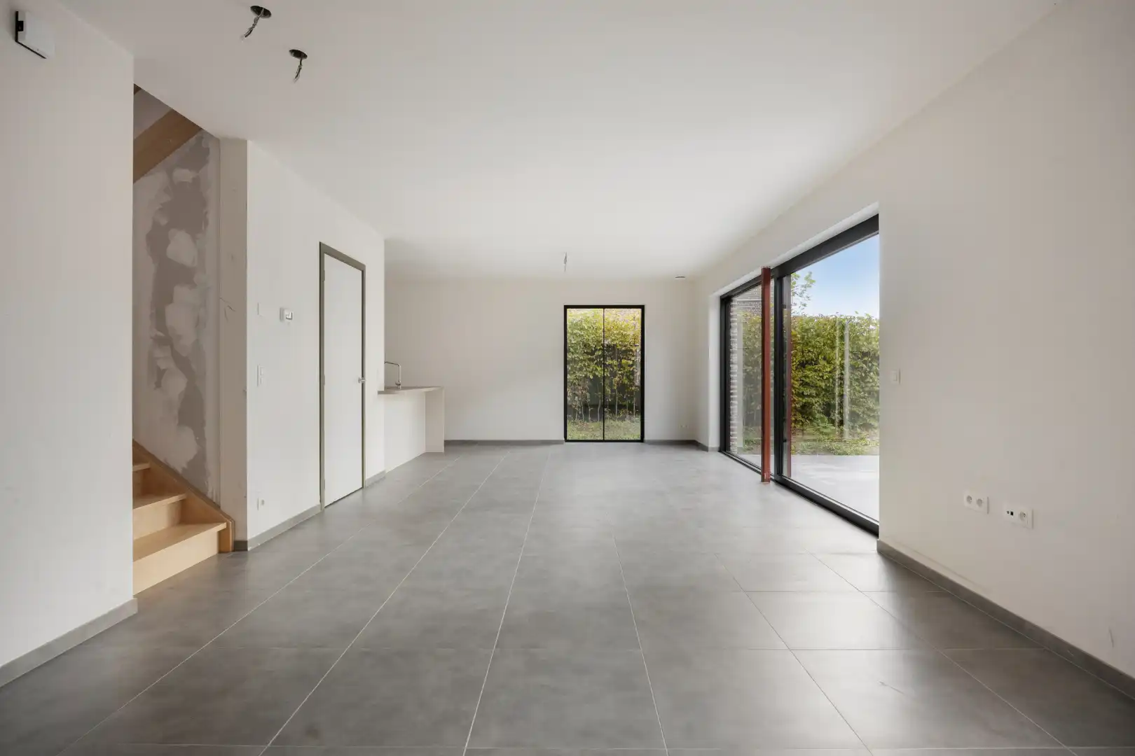Afgewerkte open bebouwing met 5 slaapkamers, tuin, terras, zolder en garage in Kerkom! - EPB A kWh/m² - bewoonbare opp. 183 m² foto 5