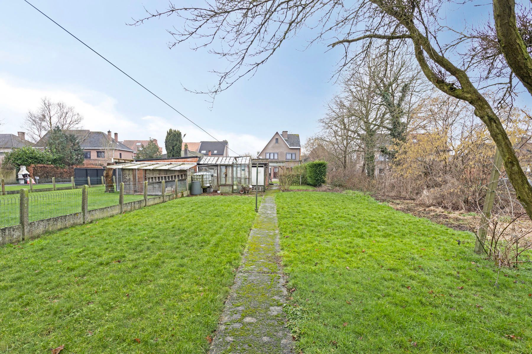 Gezinswoning met 3 slpk, grote tuin, garage en staanplaatsen foto 26